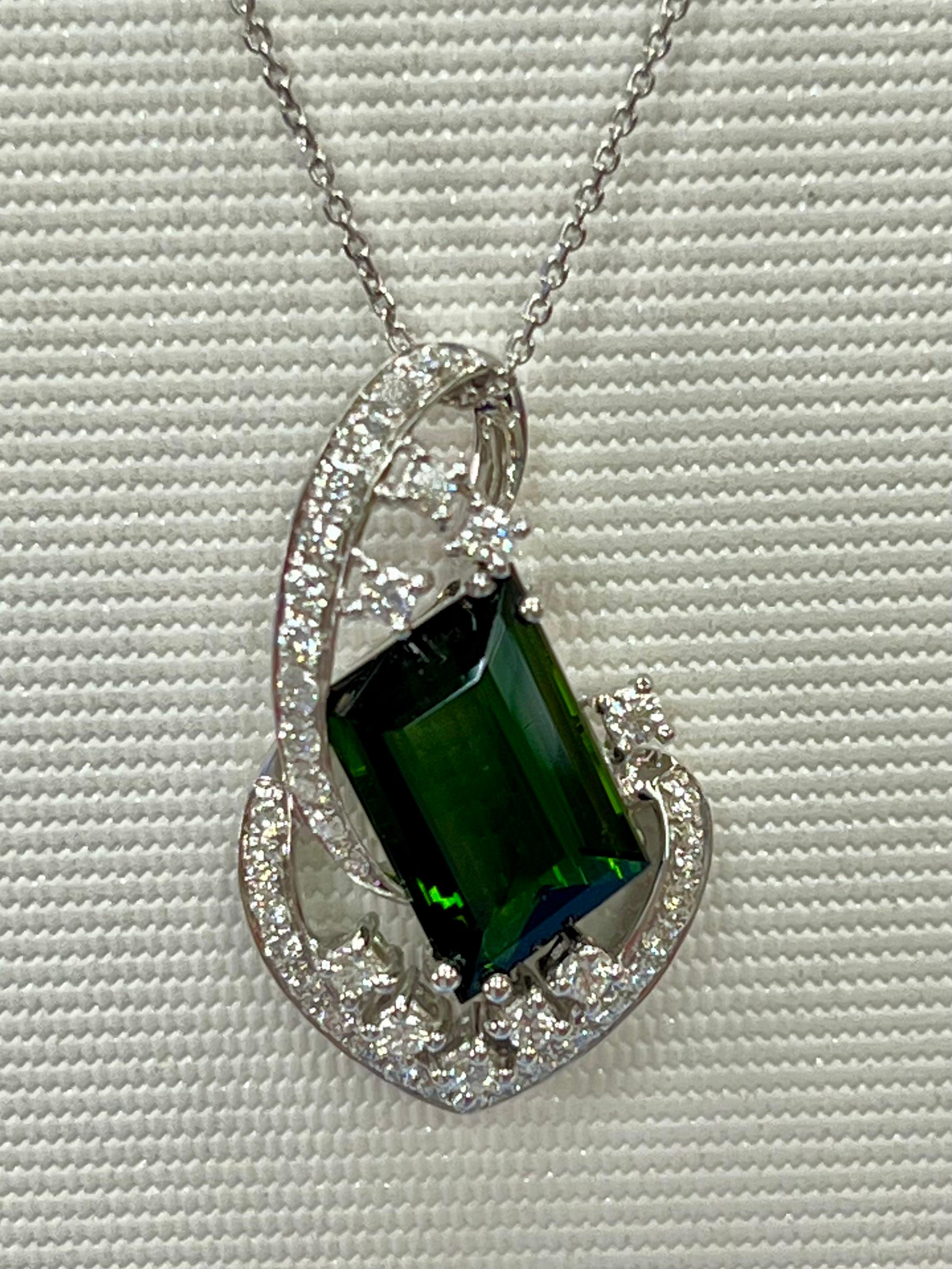 18K White Gold, Green Tourmaline 5.43 Carat and Diamond Pendant For Sale 12