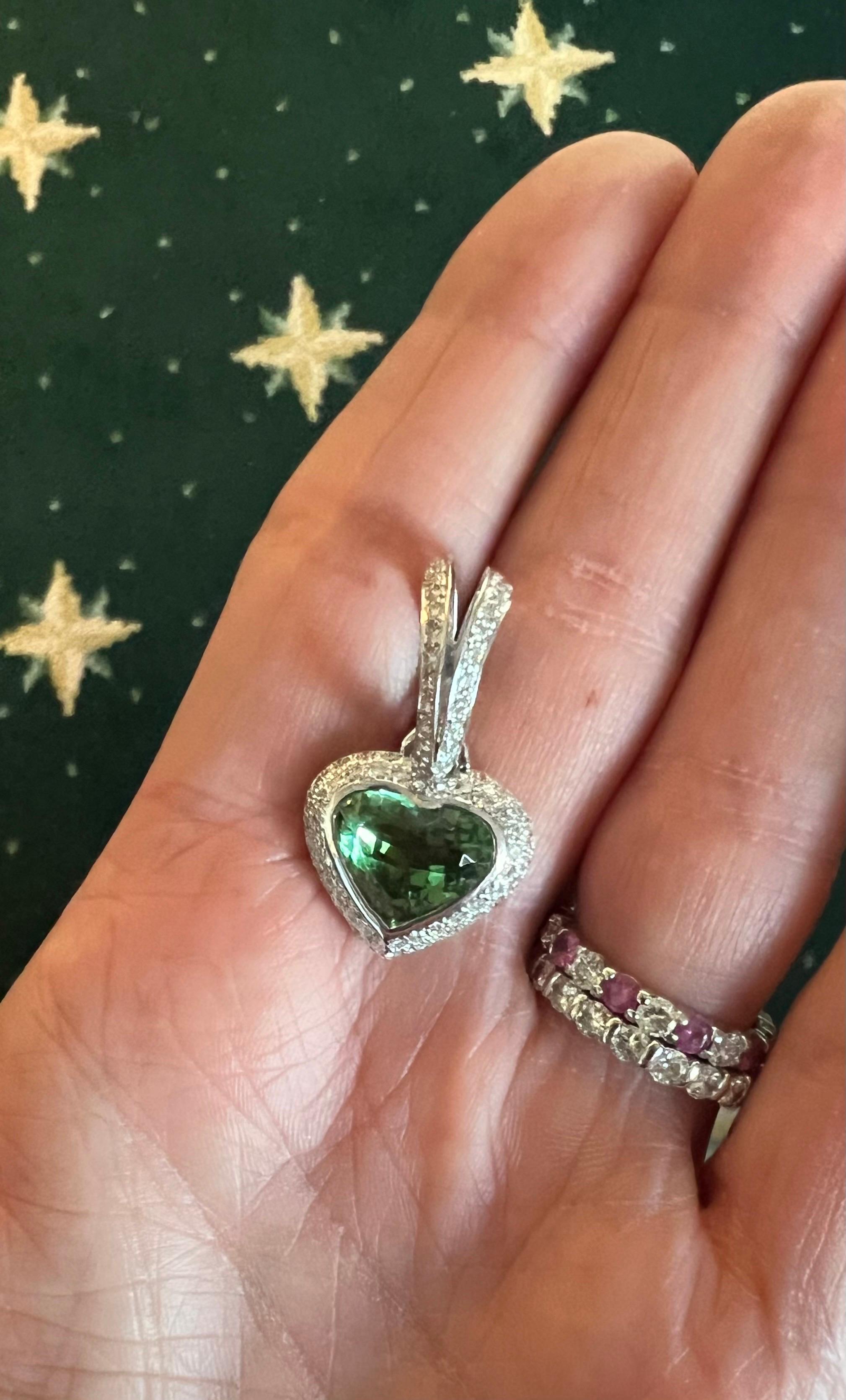 18k White Gold Green Tourmaline and Diamond Heart Pendant For Sale 3