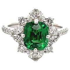 18K White Gold Green Tsavorite and Diamond Ring
