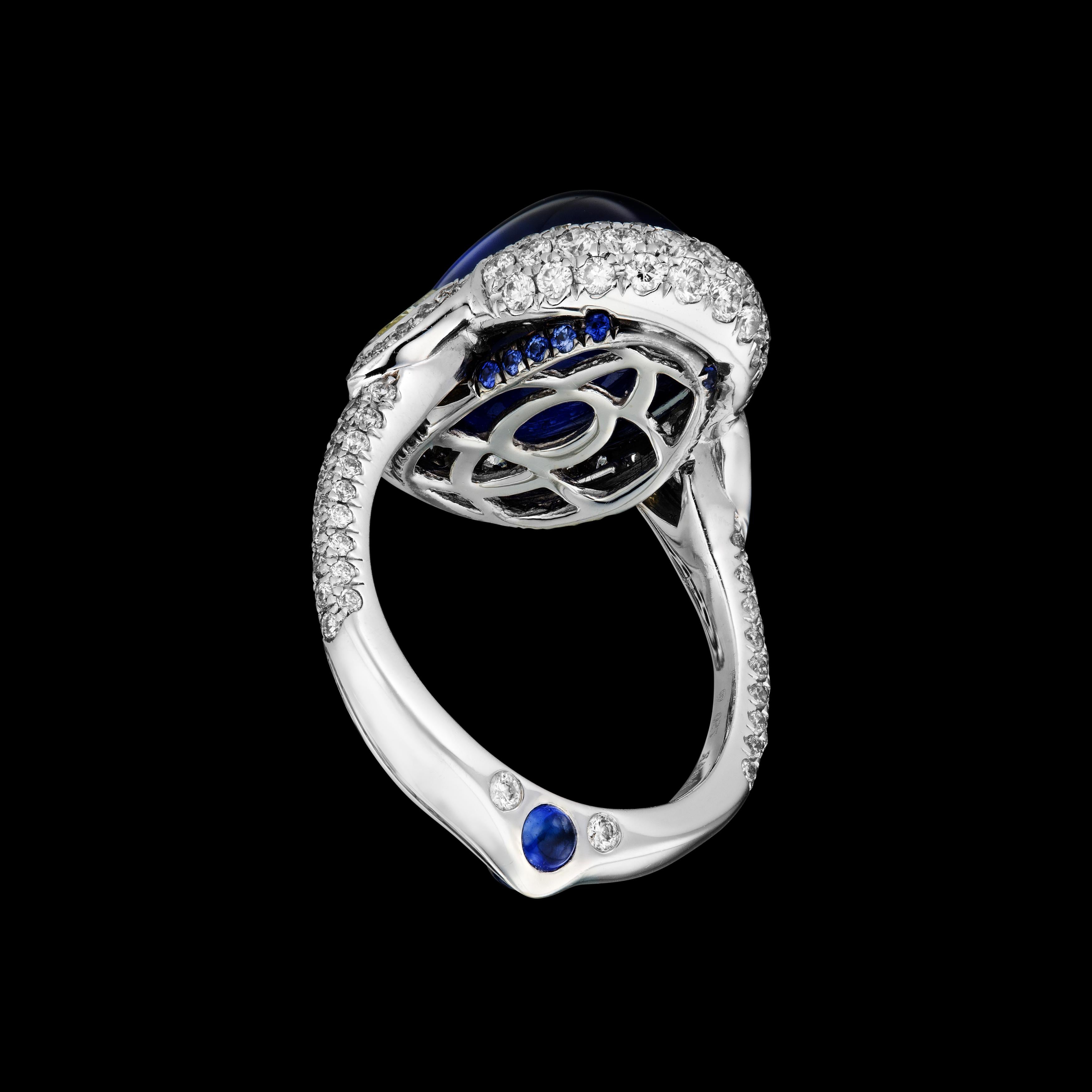 18K White Gold GRS Certified 13.57 Carat Sugarloaf Sapphire and Diamond Ring In New Condition For Sale In Ramat Gan, IL