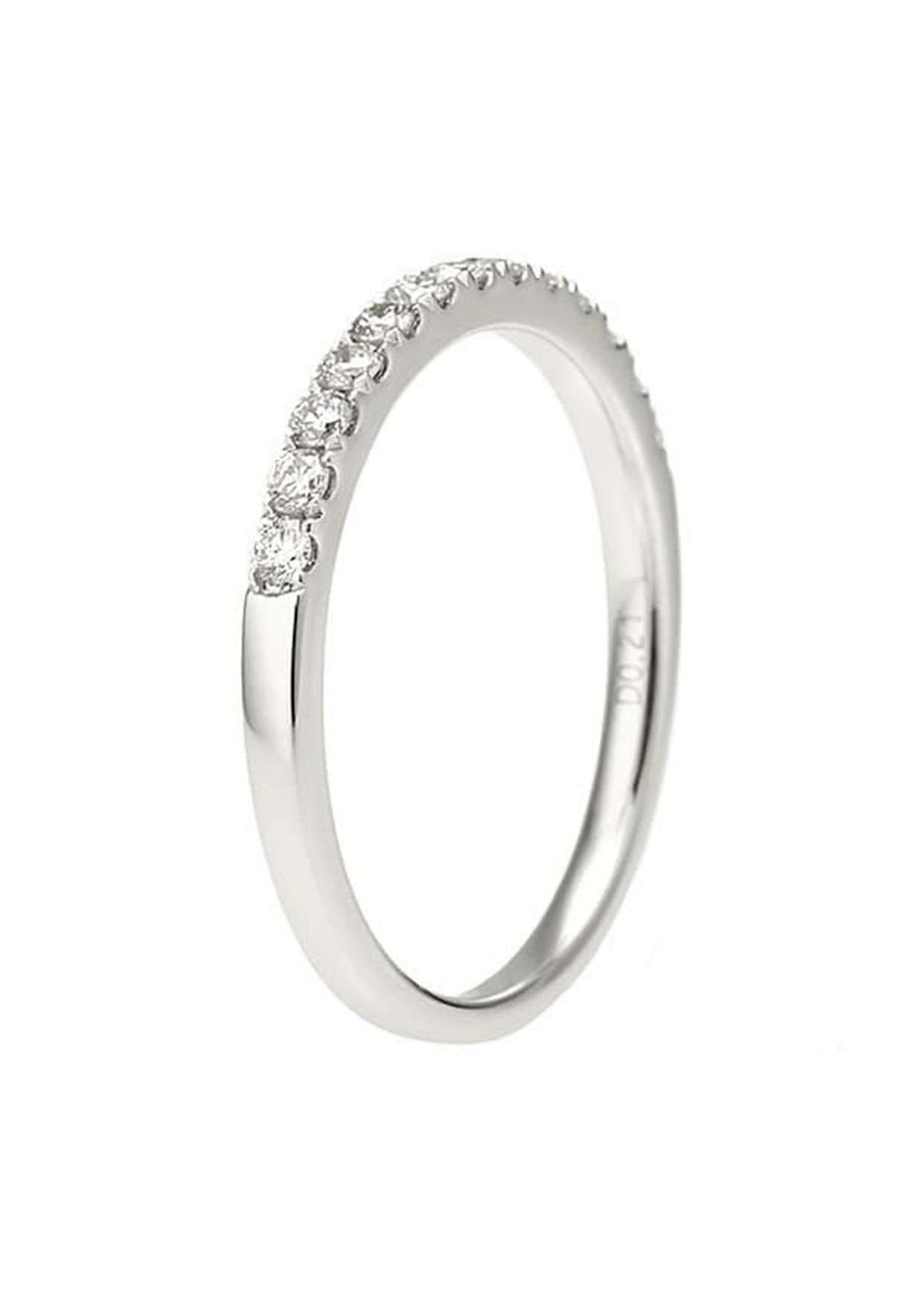 Elevate your style with this elegant 18K White Gold Half Eternity Diamond Ring, featuring a total diamond weight of 0.21ct.

Details:

Material: 18K White Gold
Jewelry Type: Ring
Diamond Size: 0.21ct
Ring Size: 4.5
Crafted in luxurious 18K white