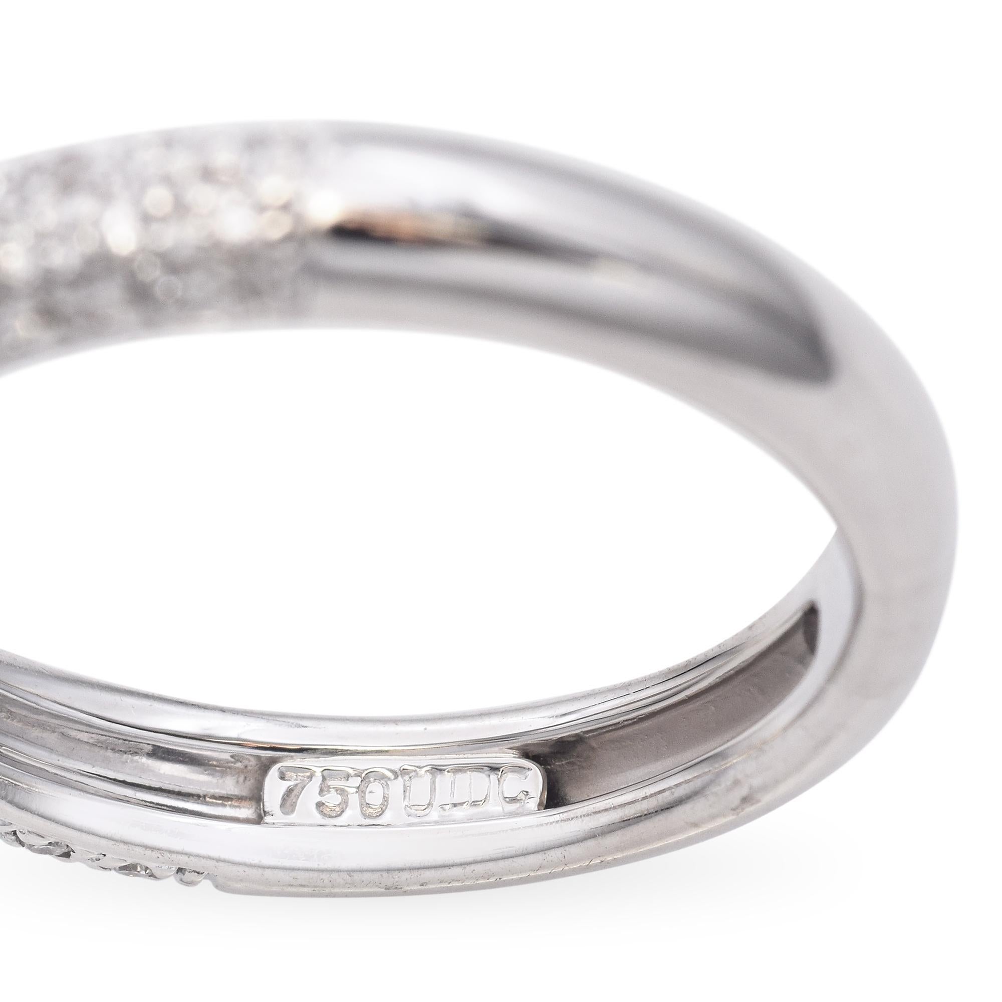 Fascia con diamanti a metà pavé in oro bianco 18 carati in vendita 1
