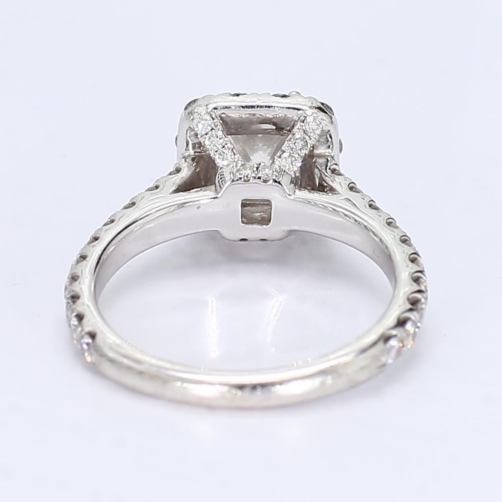 Anillo de compromiso halo de oro blanco de 18 quilates con centro talla princesa de 0,5 ct - Talla 5,25 Corte princesa en venta