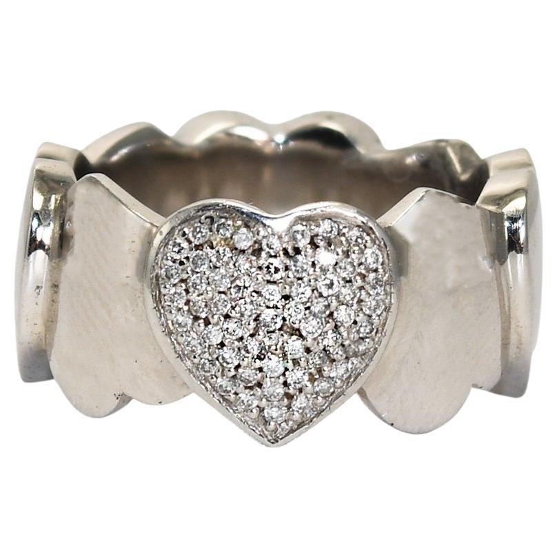 Bracelet en or blanc 18K avec diamants en forme de cœur en vente
