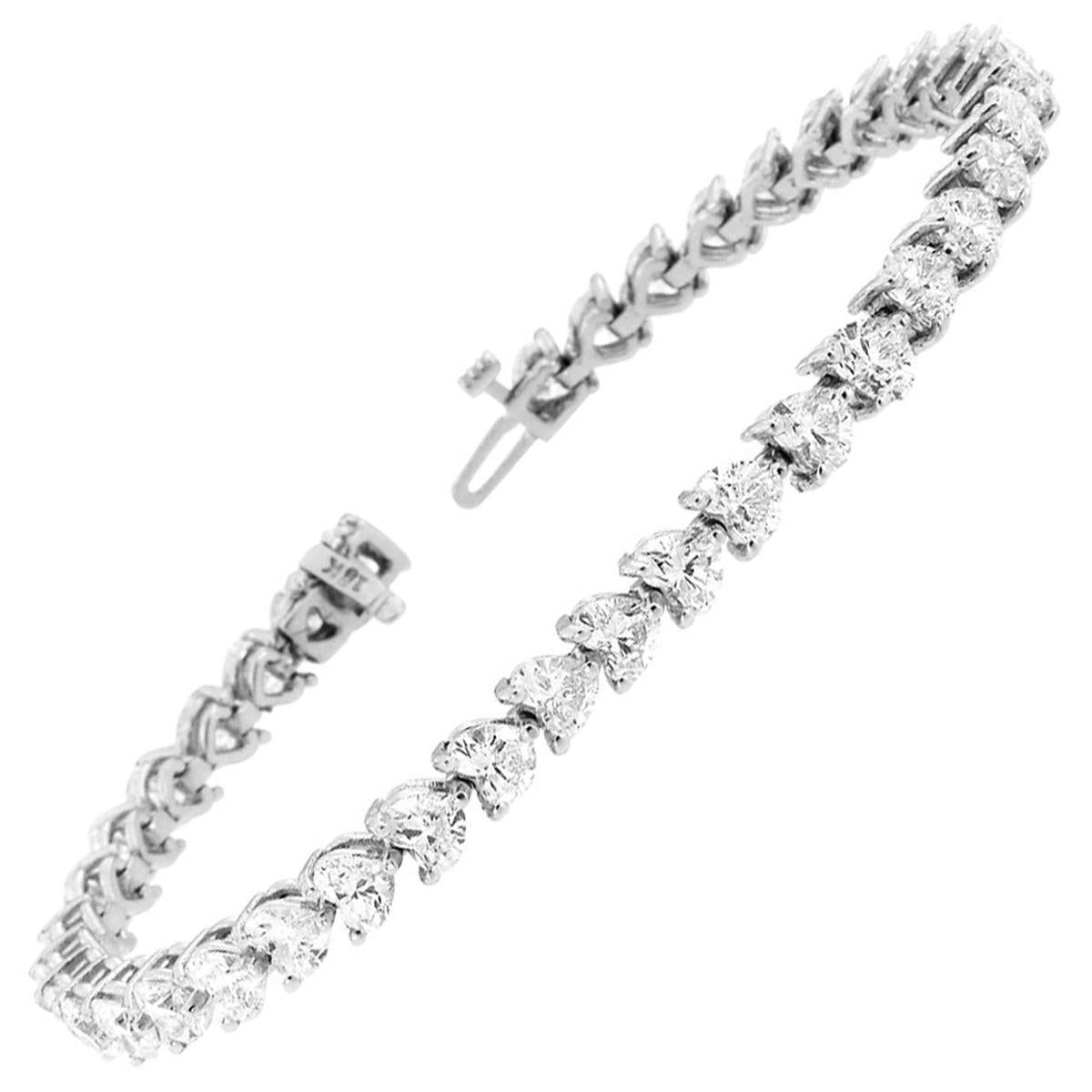 Bracelet tennis en or blanc 18 carats avec cœurs et diamants 12 1/2 Ct. tw