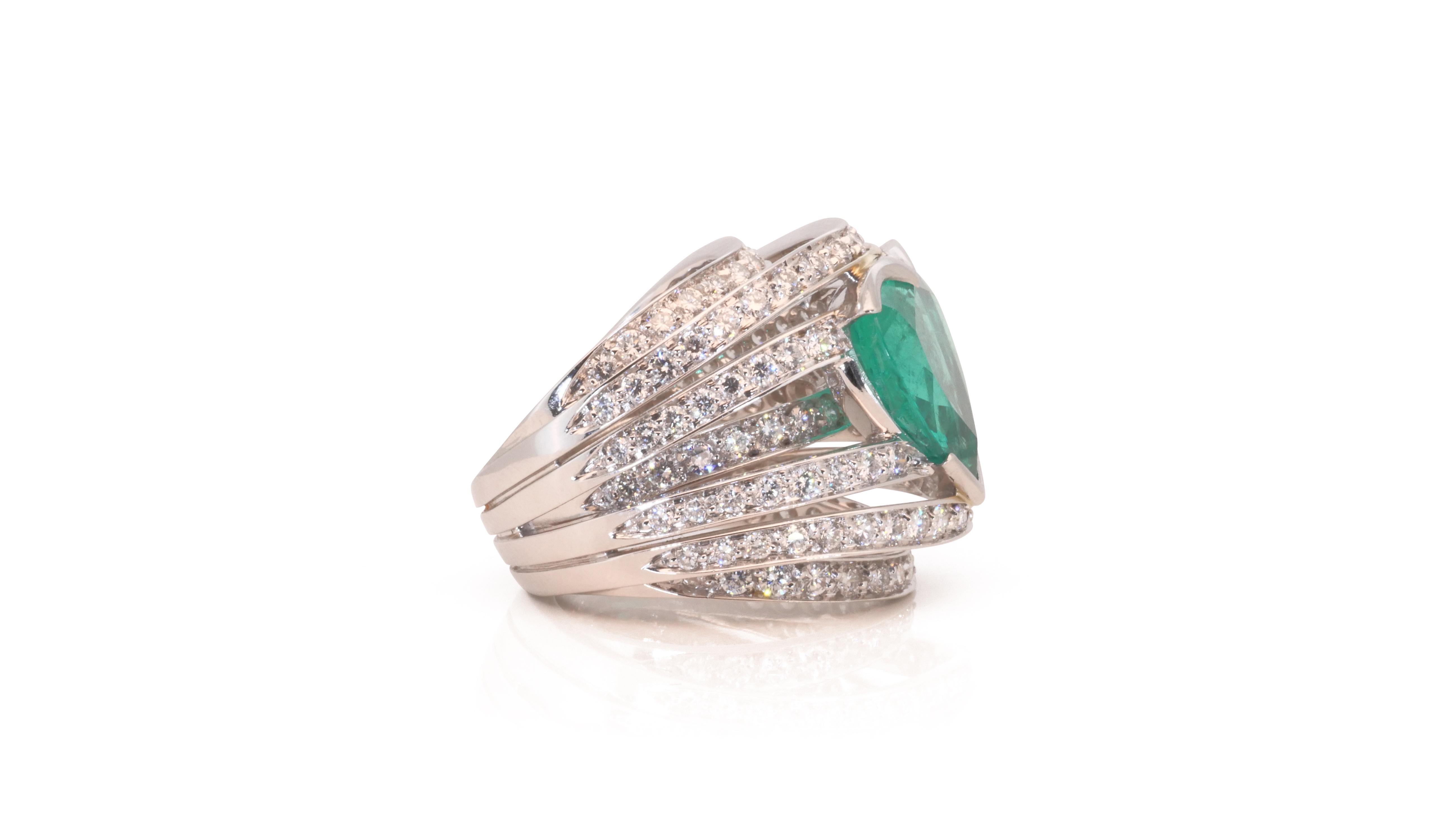 18k White Gold Heart Dome Ring 8.51 Carat Natural Emerald and Diamonds Grs Cert For Sale 3