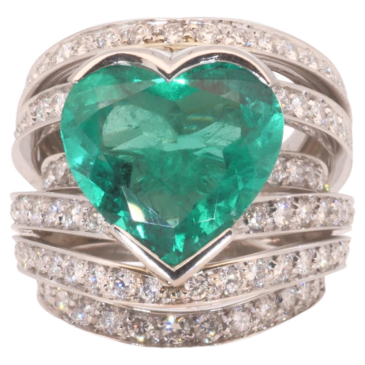 18k White Gold Heart Dome Ring 8.51 Carat Natural Emerald and Diamonds Grs Cert For Sale