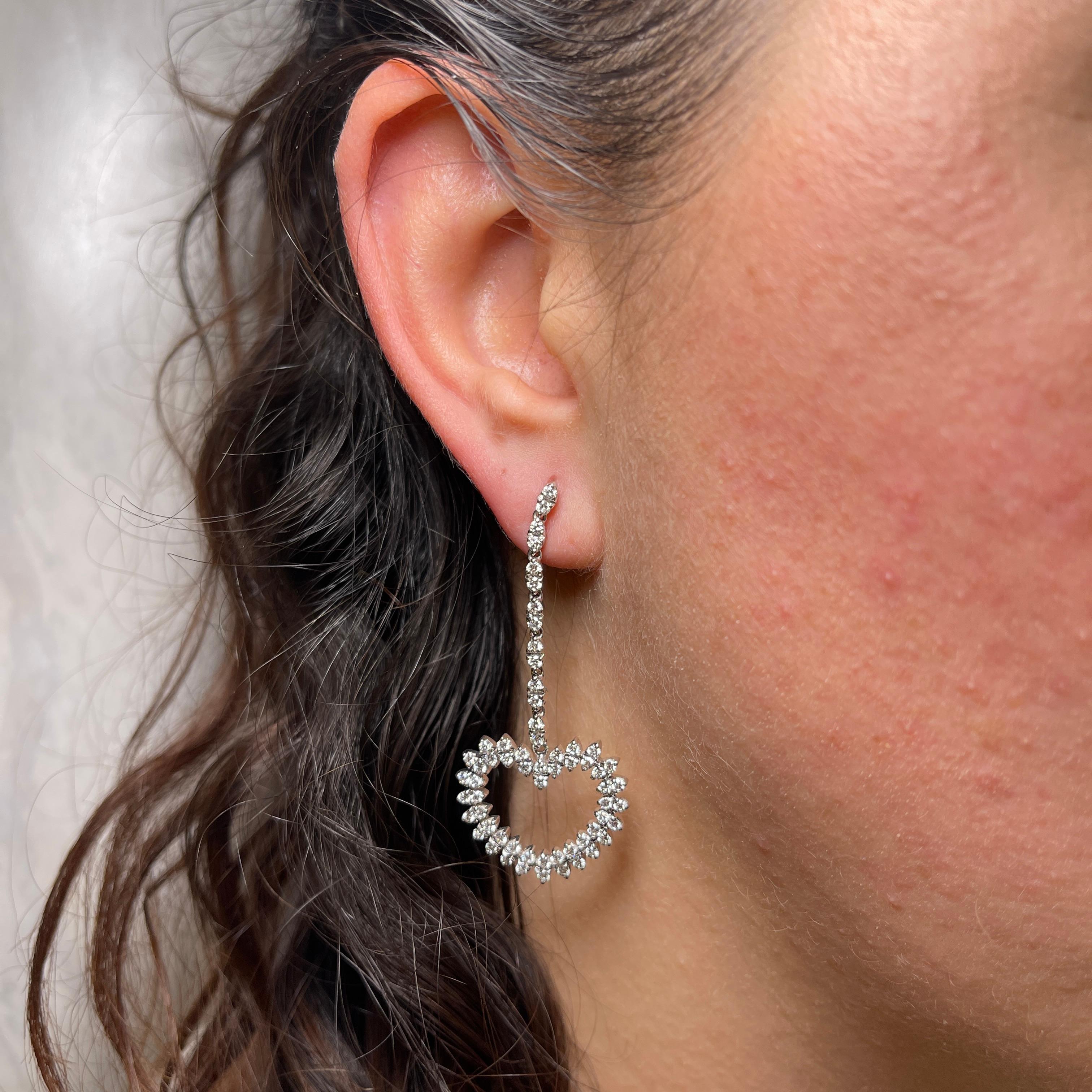 18K White Gold Heart-Shaped Drop Earrings with Diamonds For Sale 2