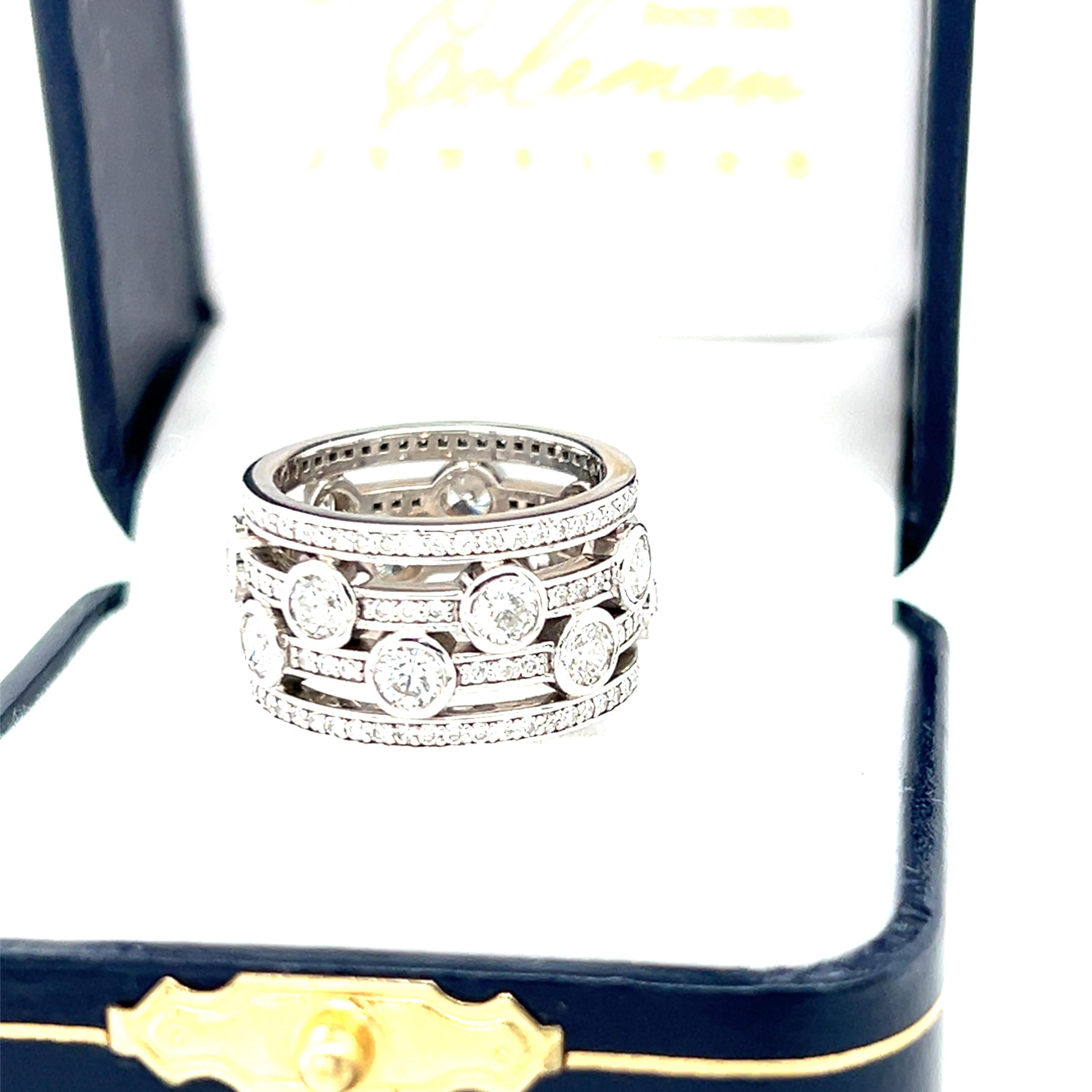 Anillo Eterno de Diamantes Hearts On Fire de Oro Blanco de 18k en Bueno estado para la venta en Towson, MD