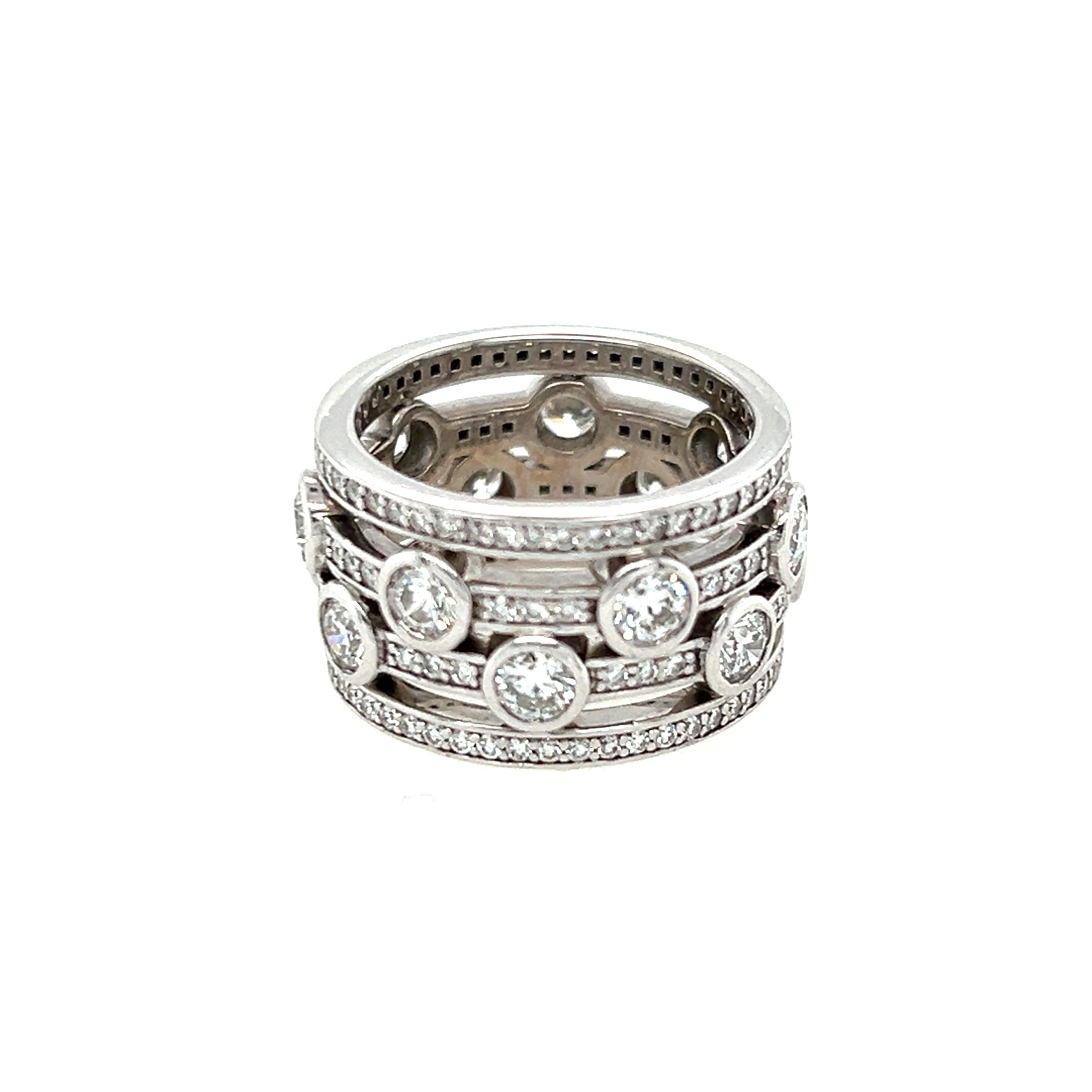 Femenino o masculino Anillo Eterno de Diamantes Hearts On Fire de Oro Blanco de 18k en venta