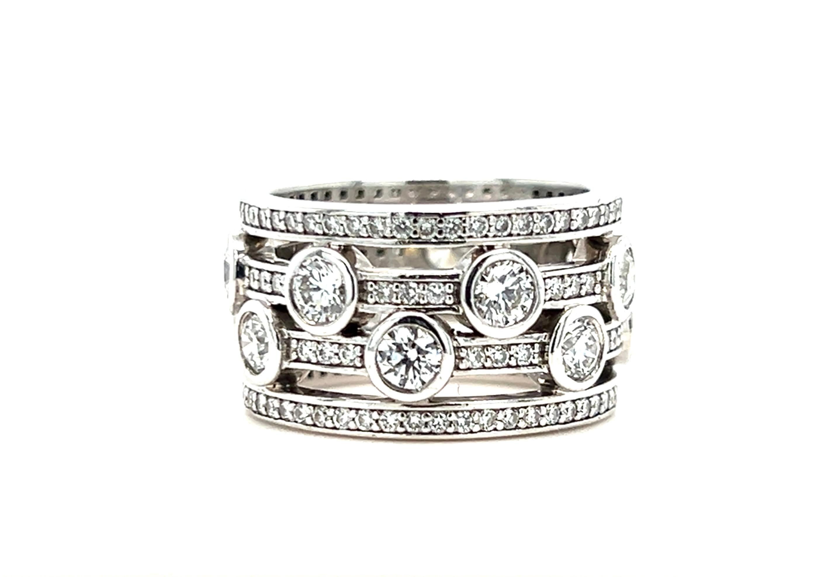 Anillo Eterno de Diamantes Hearts On Fire de Oro Blanco de 18k en venta 2