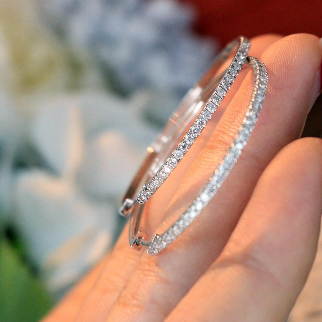 Contemporary 18K White Gold Hoop Diamond Earrings 0.30ct Diamond For Sale