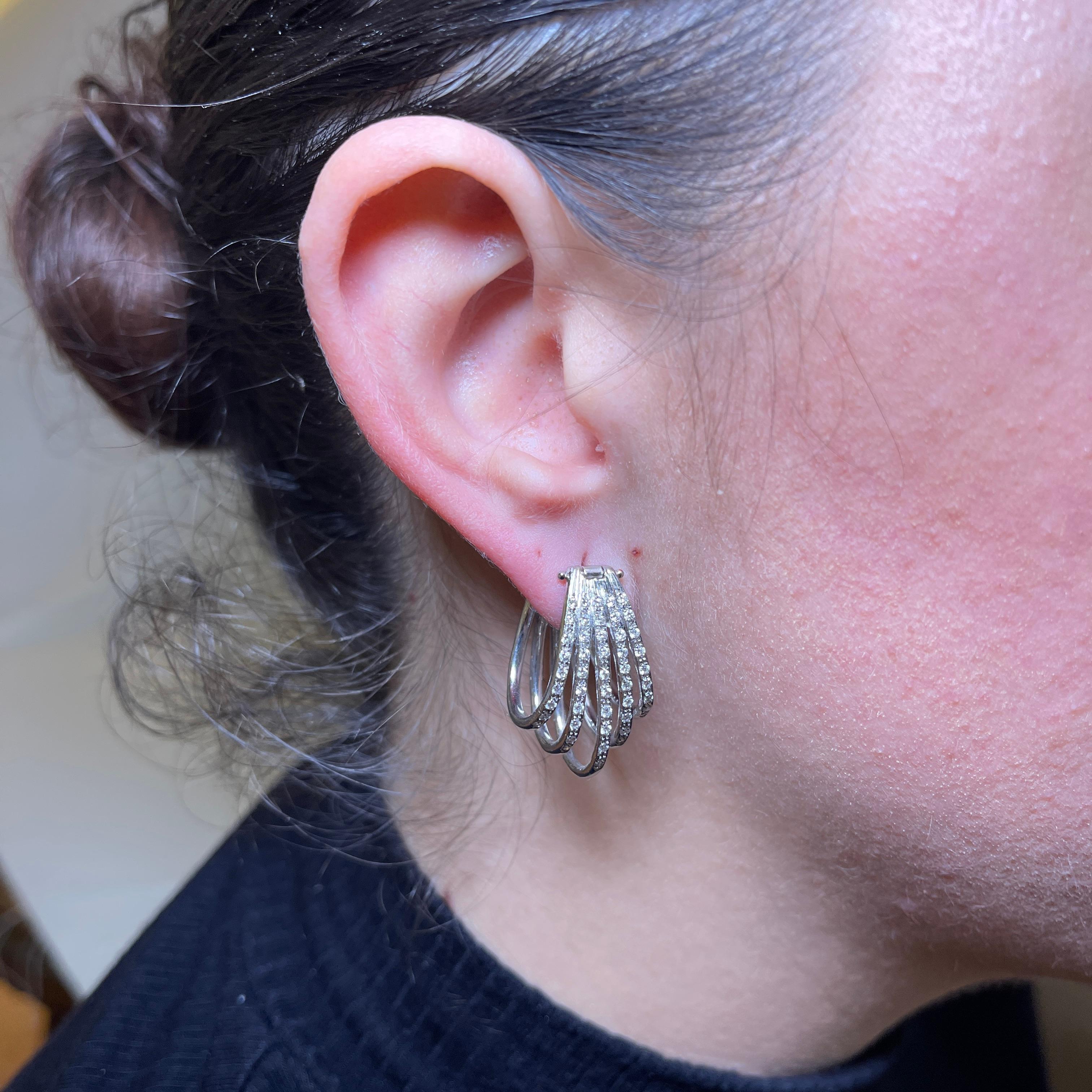 18K White Gold Hoop Earrings with Diamond Pavé In New Condition For Sale In Bergamo, BG