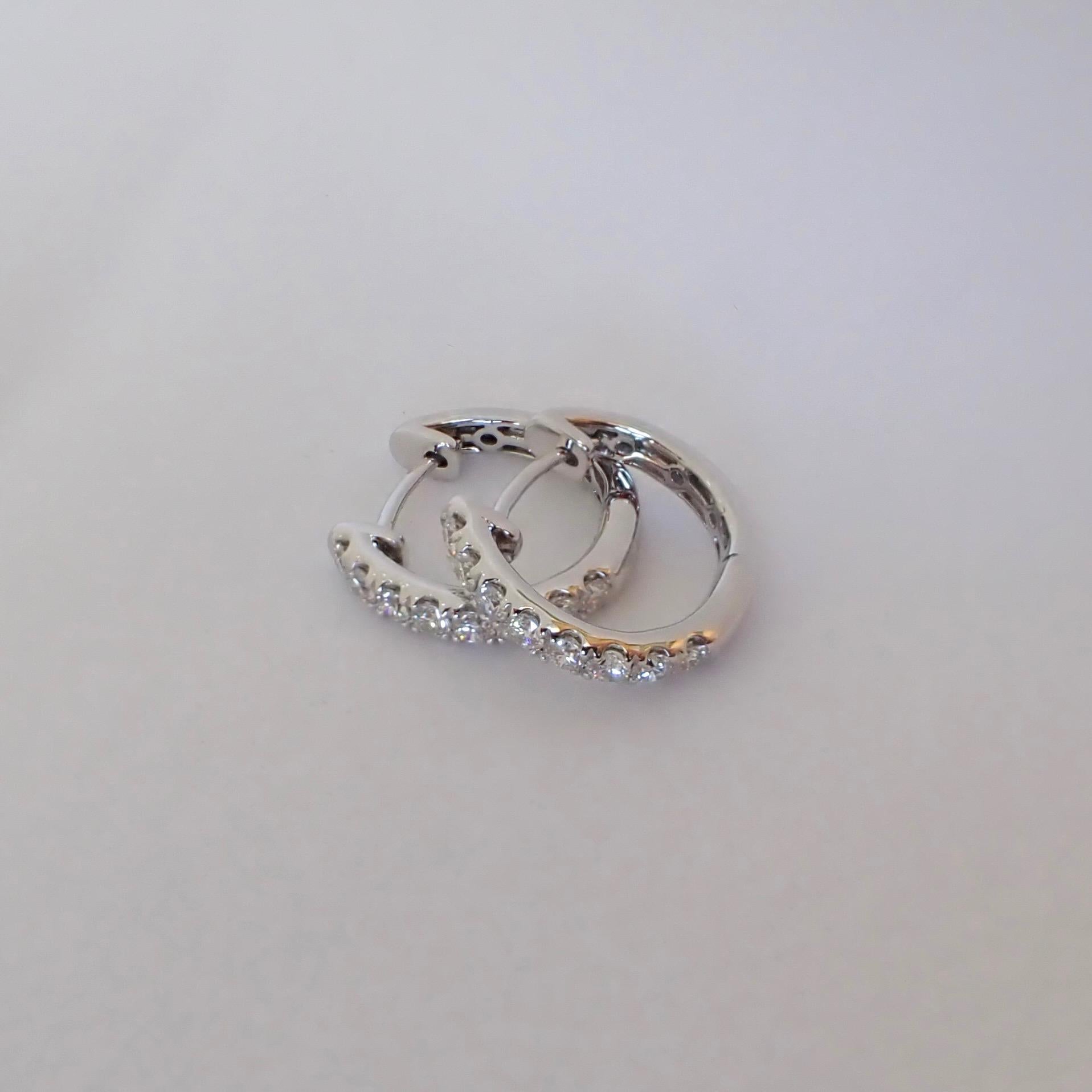 Brilliant Cut 18k White Gold Hoops with 0.47 Carat of Diamond For Sale