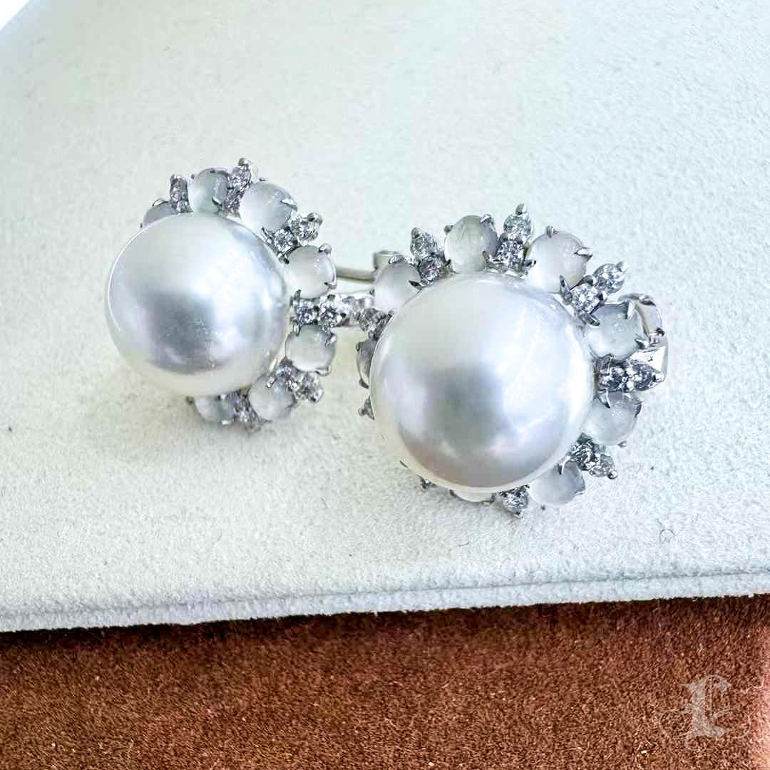 【Jādora】Icy Bloom White Jadeite & South Sea Pearl Earrings For Sale 4