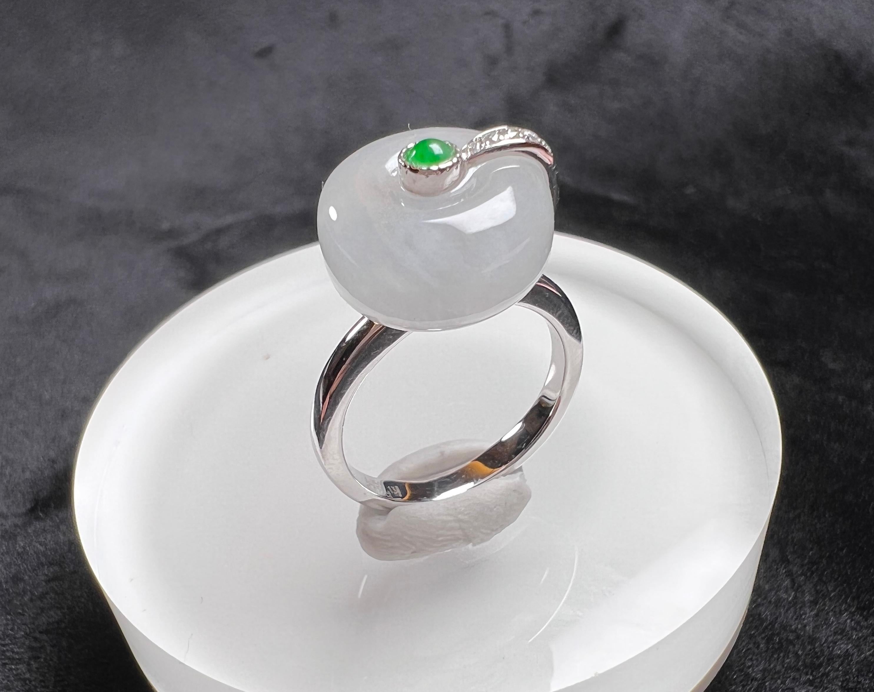 Mixed Cut 18K White Gold Icy Jadeite Green Jadeite Apple Ring Cocktail Ring For Sale