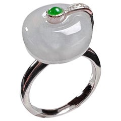 Bague cocktail en or blanc 18 carats, jadéite glacée, jadéite verte et pomme