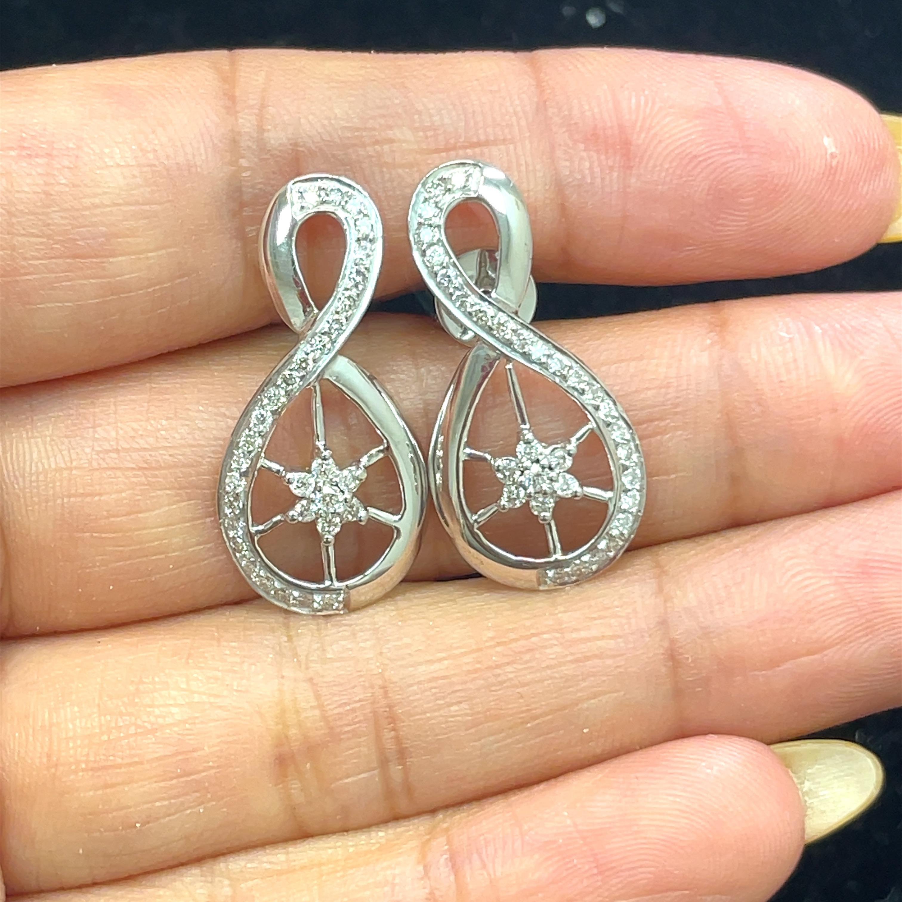 18k White Gold Infinity Diamond Earrings For Sale 2