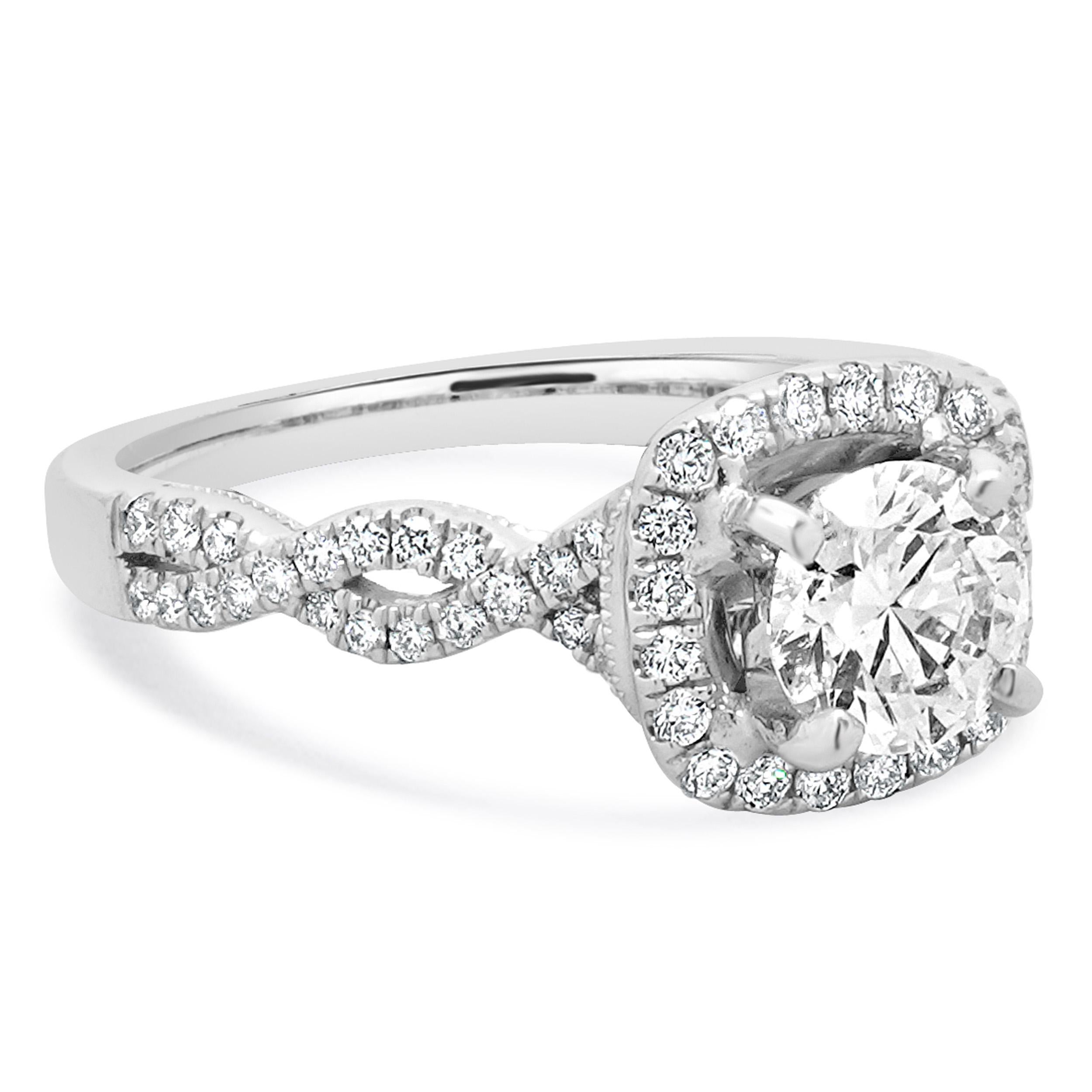 Taglio rotondo 18K White Gold Infinity Halo Round Diamond Engagement Ring in vendita