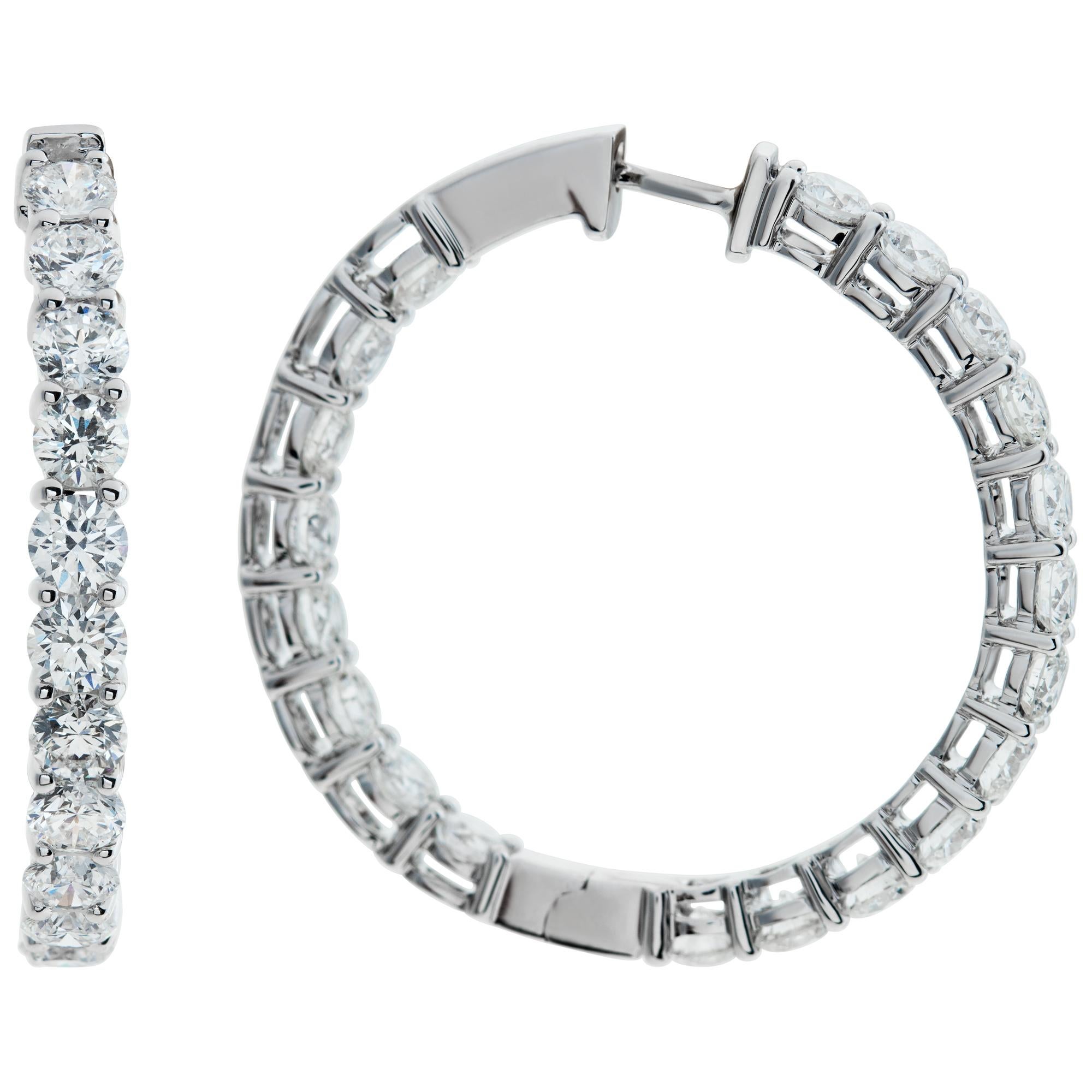 18k white gold inside-out diamond hoop earrings In Excellent Condition For Sale In Surfside, FL