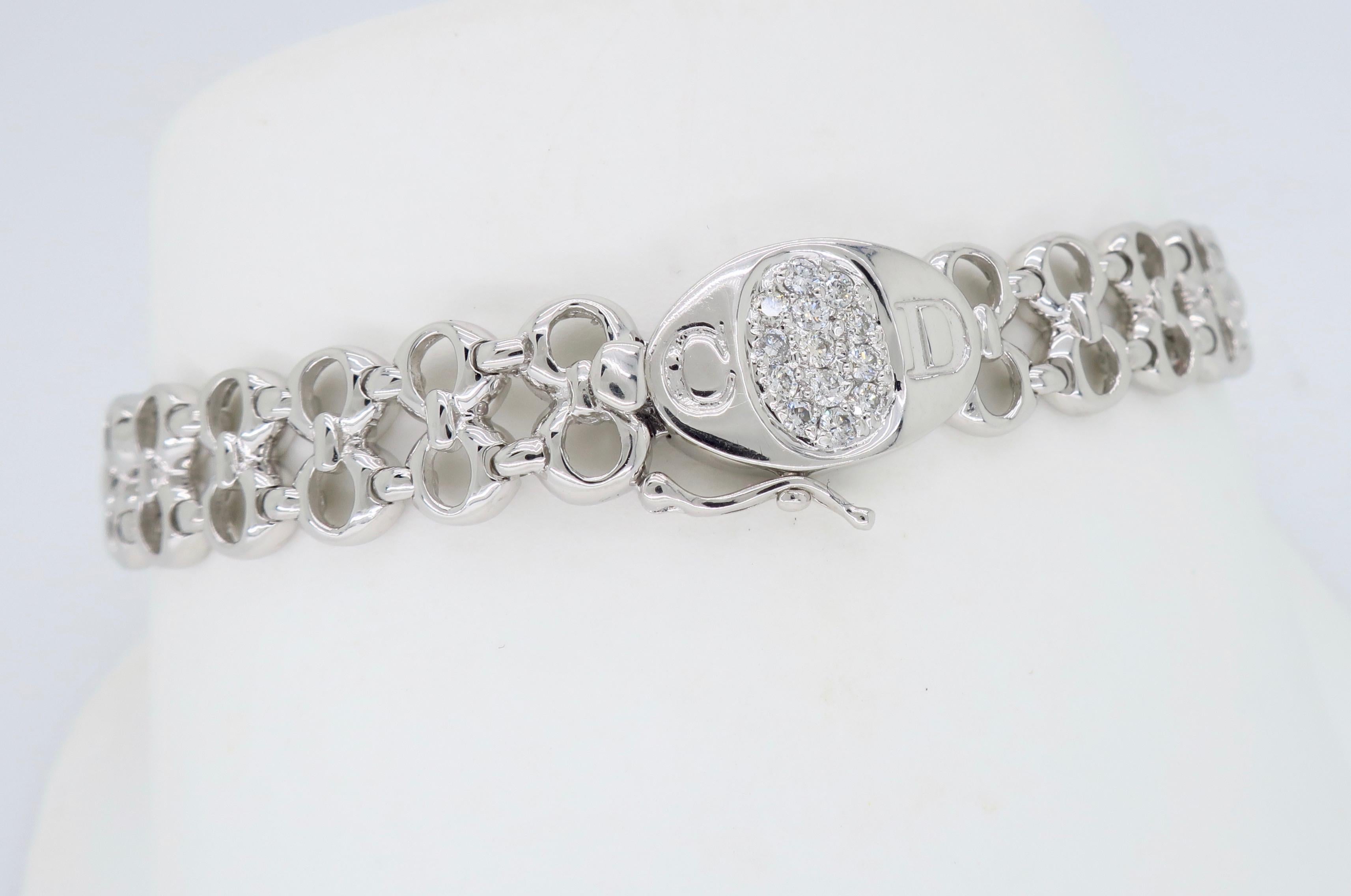 18 Karat White Gold Interlocking Link Diamond Bracelet 4