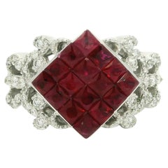 Anillo de oro blanco de 18 quilates con engaste invisible de rubíes y diamantes de banda ancha