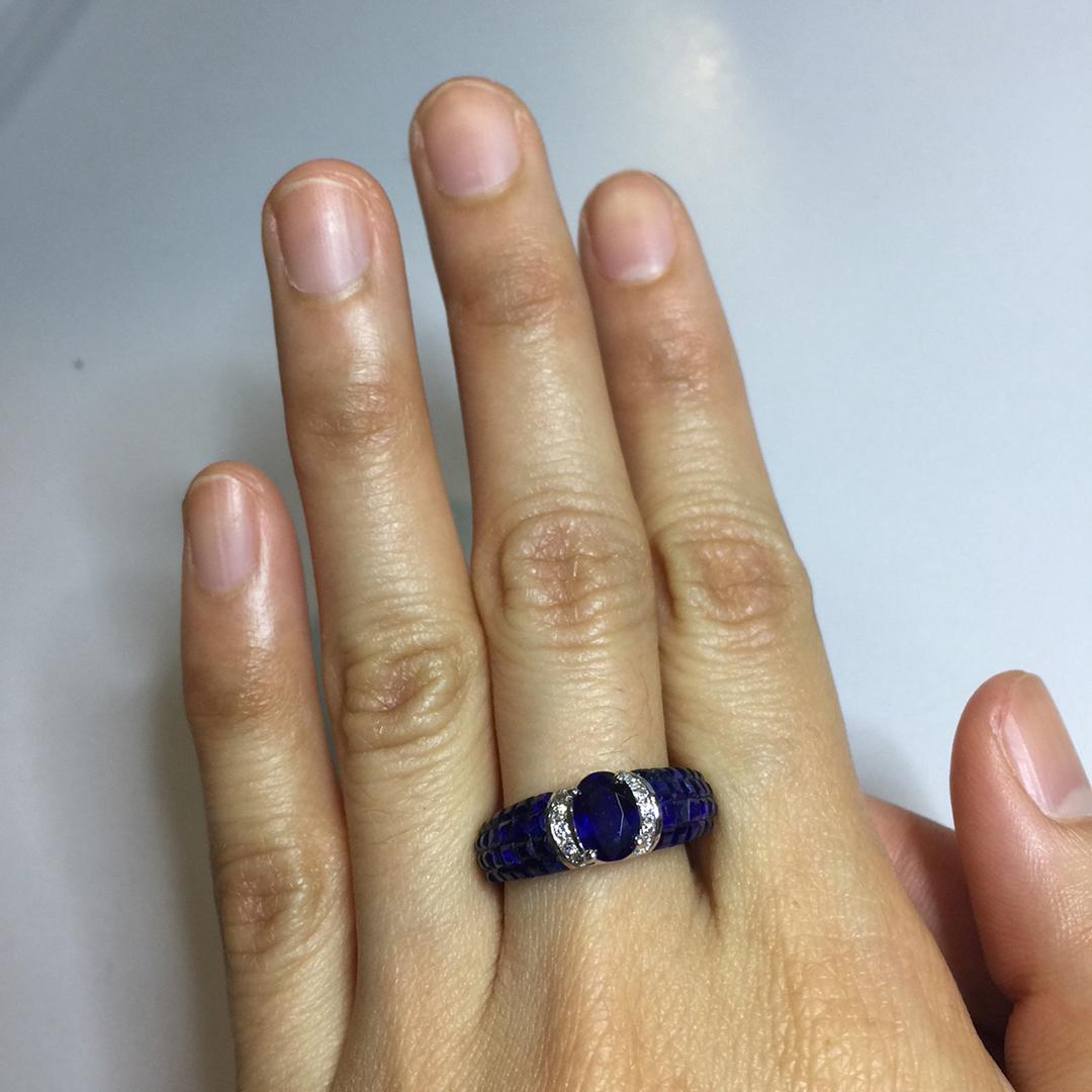 18K White gold invisible Oval Sapphire Ring In New Condition For Sale In Bangkok, TH