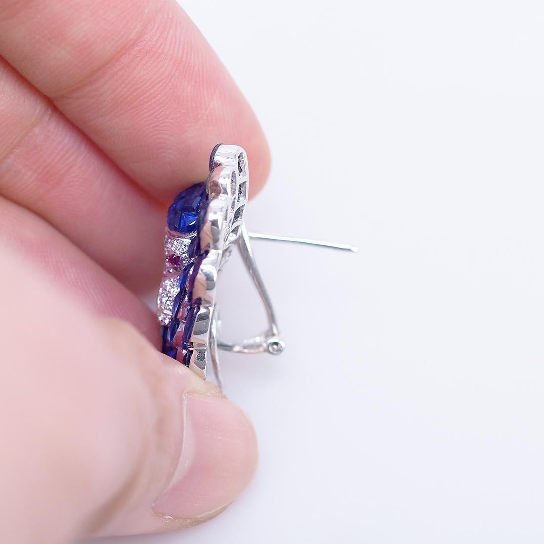 18K White gold invisible Sapphire Swan Earrings In New Condition For Sale In Bangkok, TH