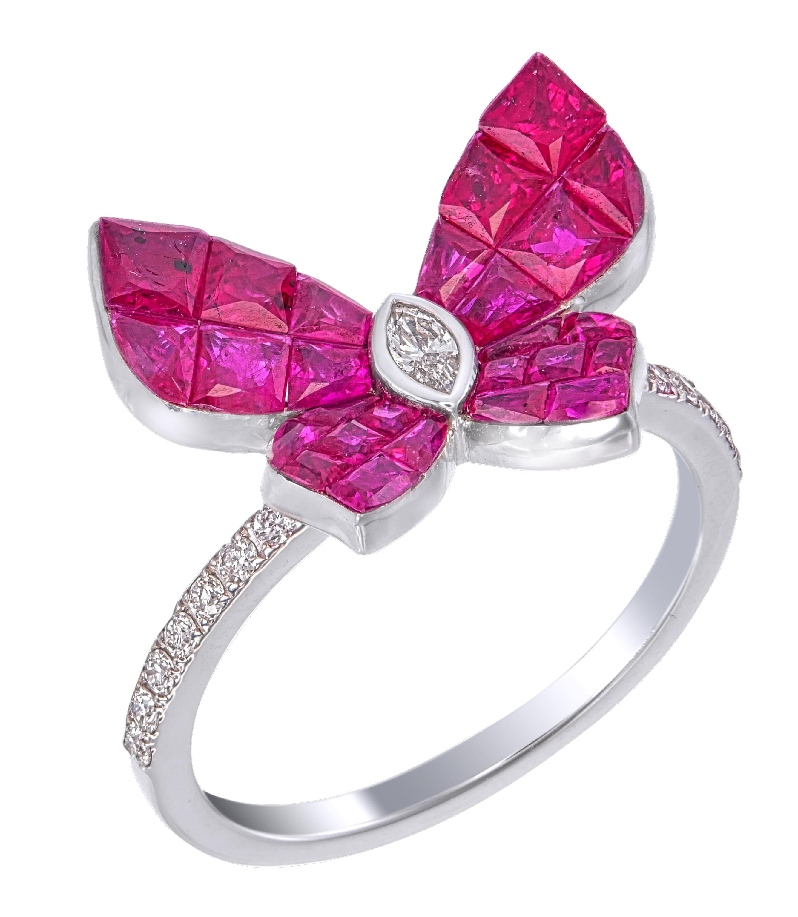 Bague papillon en or blanc 18 carats sertie invisible de rubis et de diamants en vente 2