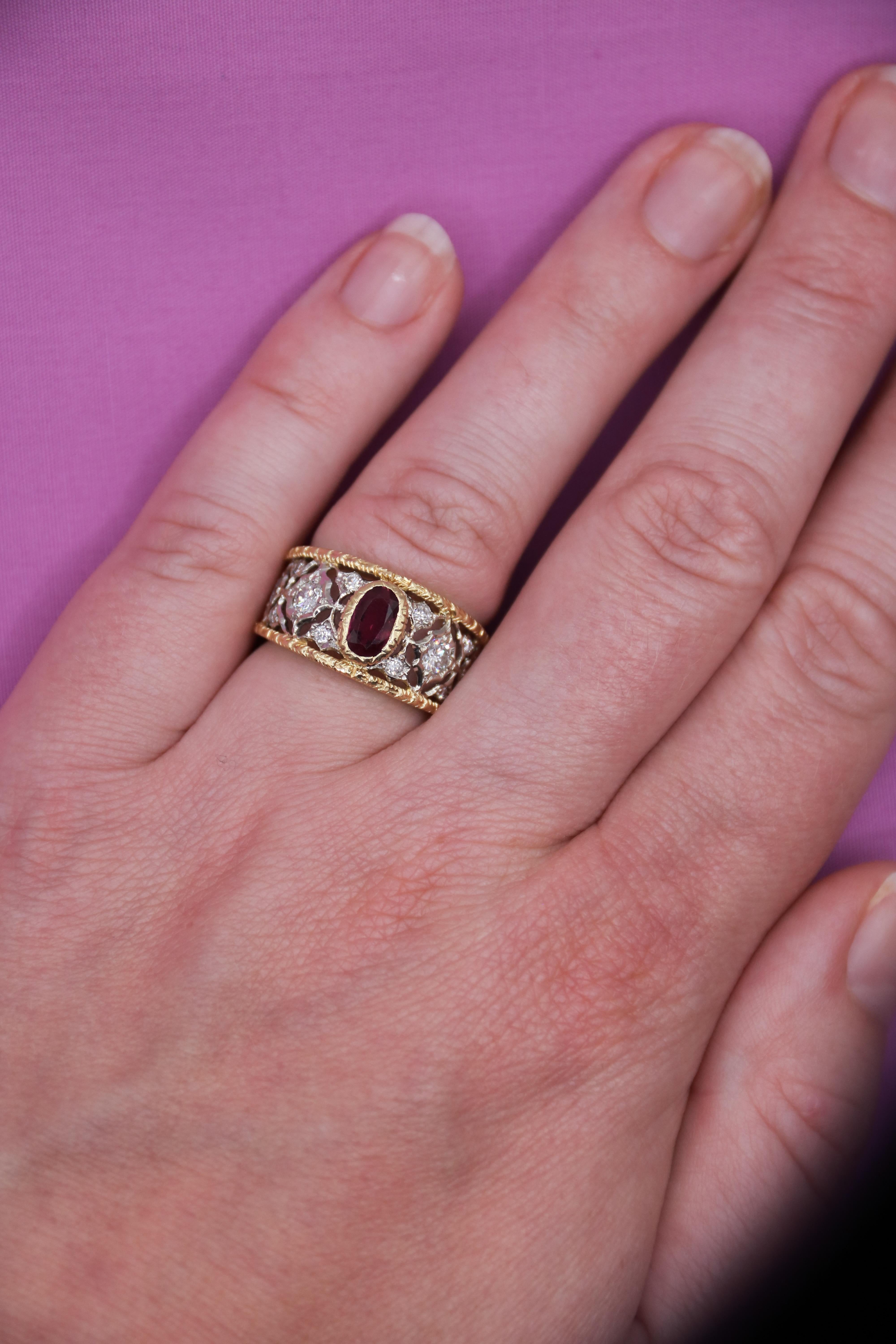 Italienischer Diamant- und Rubinring aus 18 Karat Weißgold im Zustand „Hervorragend“ im Angebot in AMSTERDAM, NL