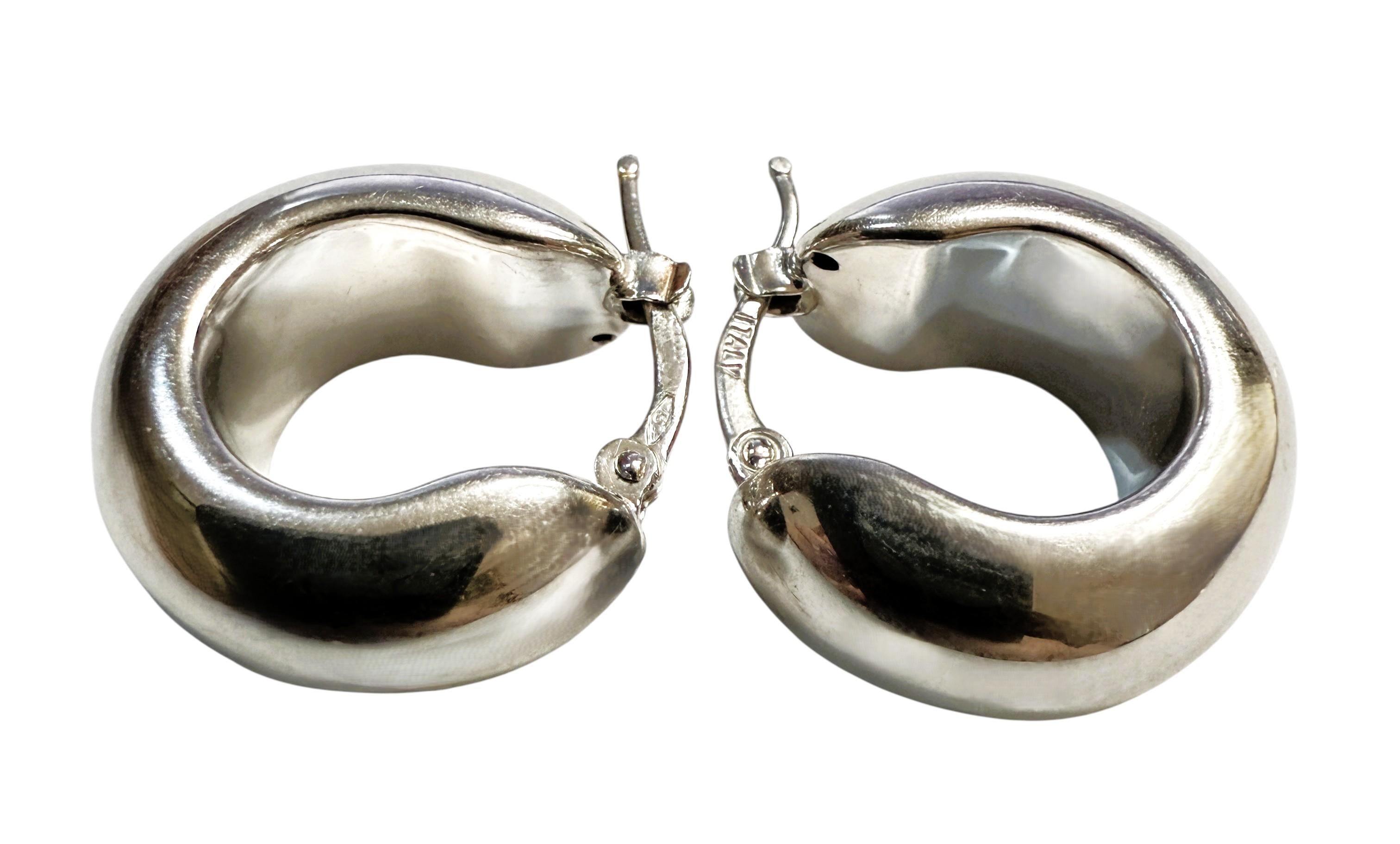 Donna Orecchini a lobo in oro bianco 18K Made in Italy 19 mm Chiusura a scatto in vendita