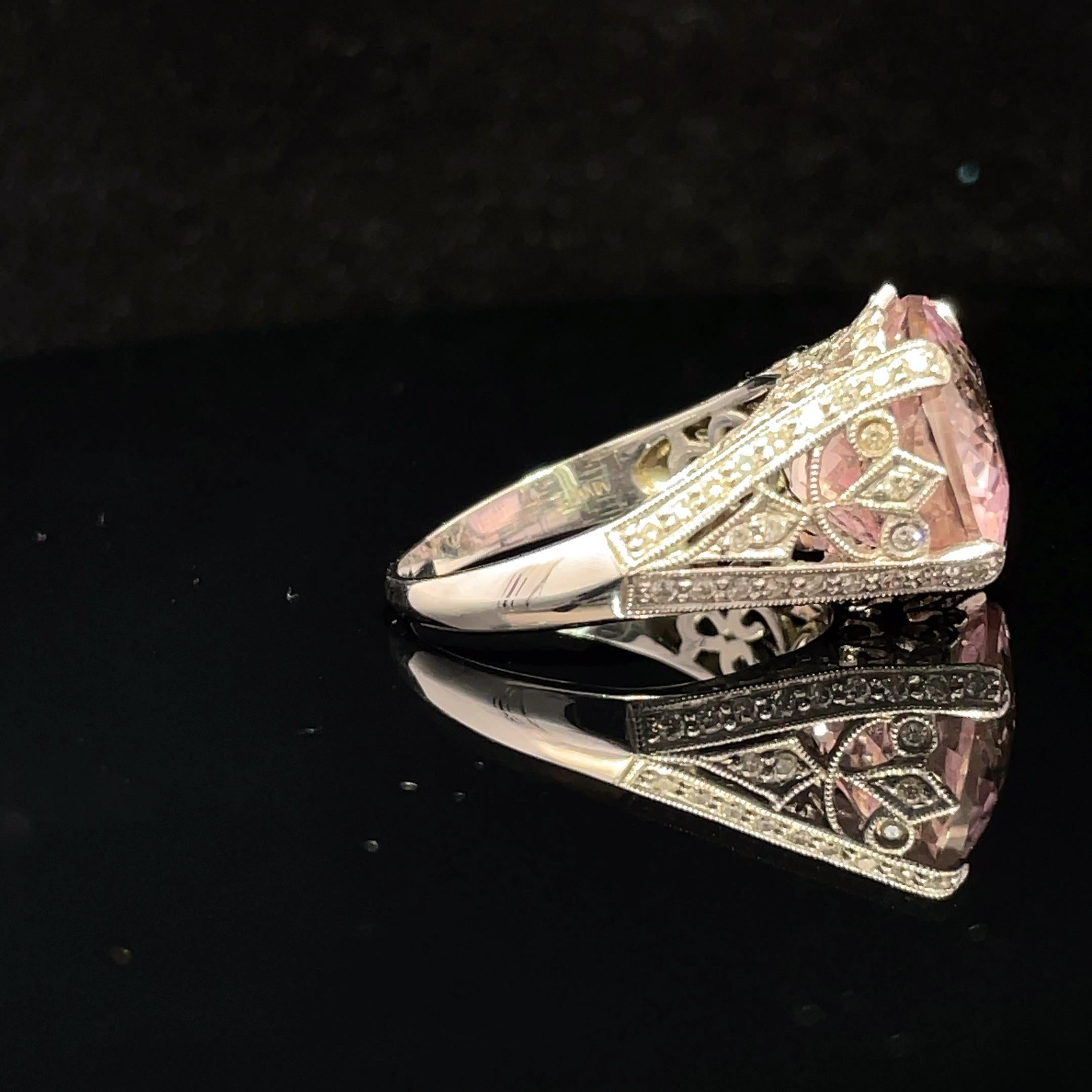 18k Weißgold Kunzit und Diamant Ring im Angebot 5