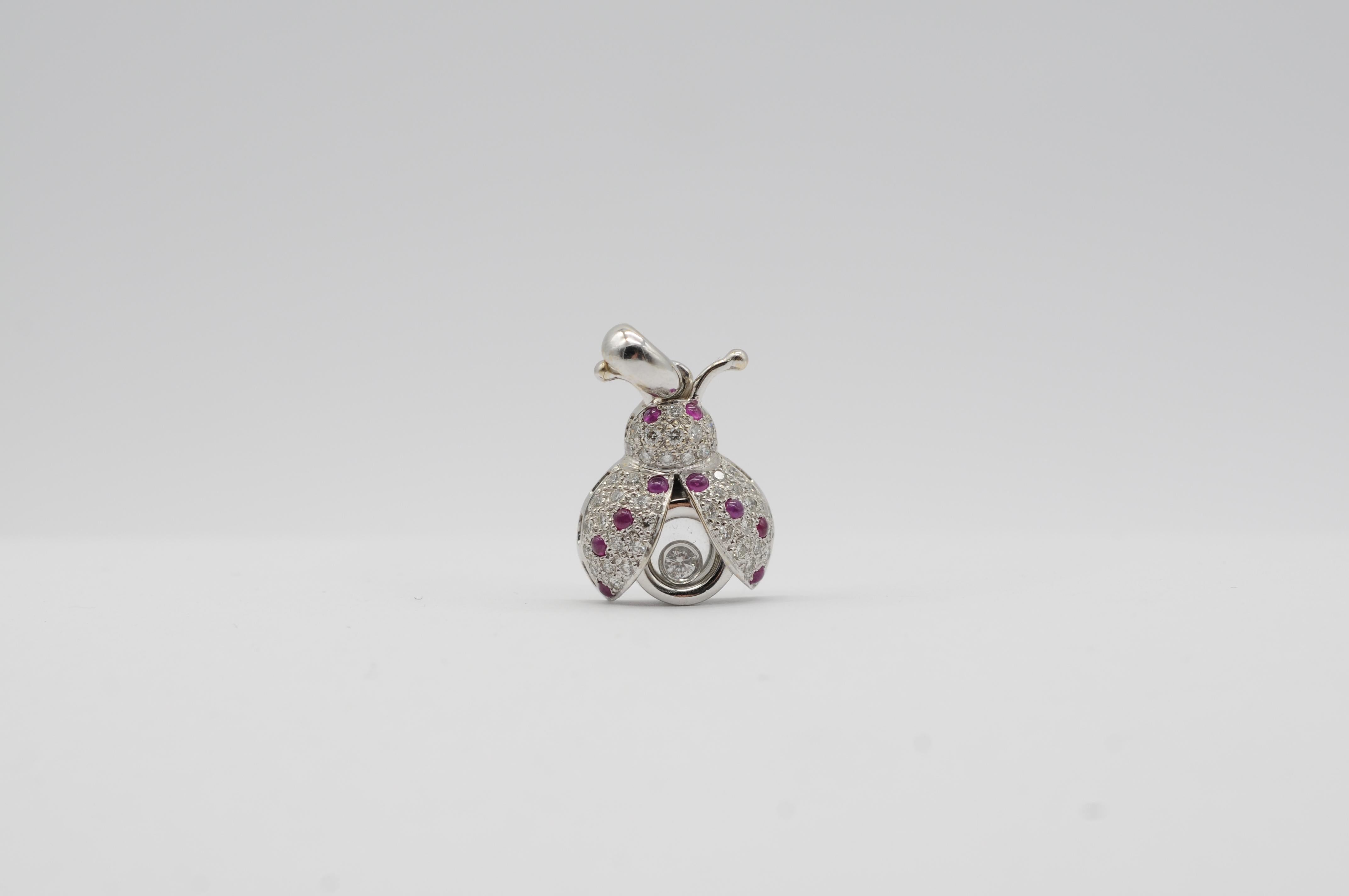 Ciondolo Coccinella in oro bianco 18k con diamanti e rubini cabochon in vendita 2