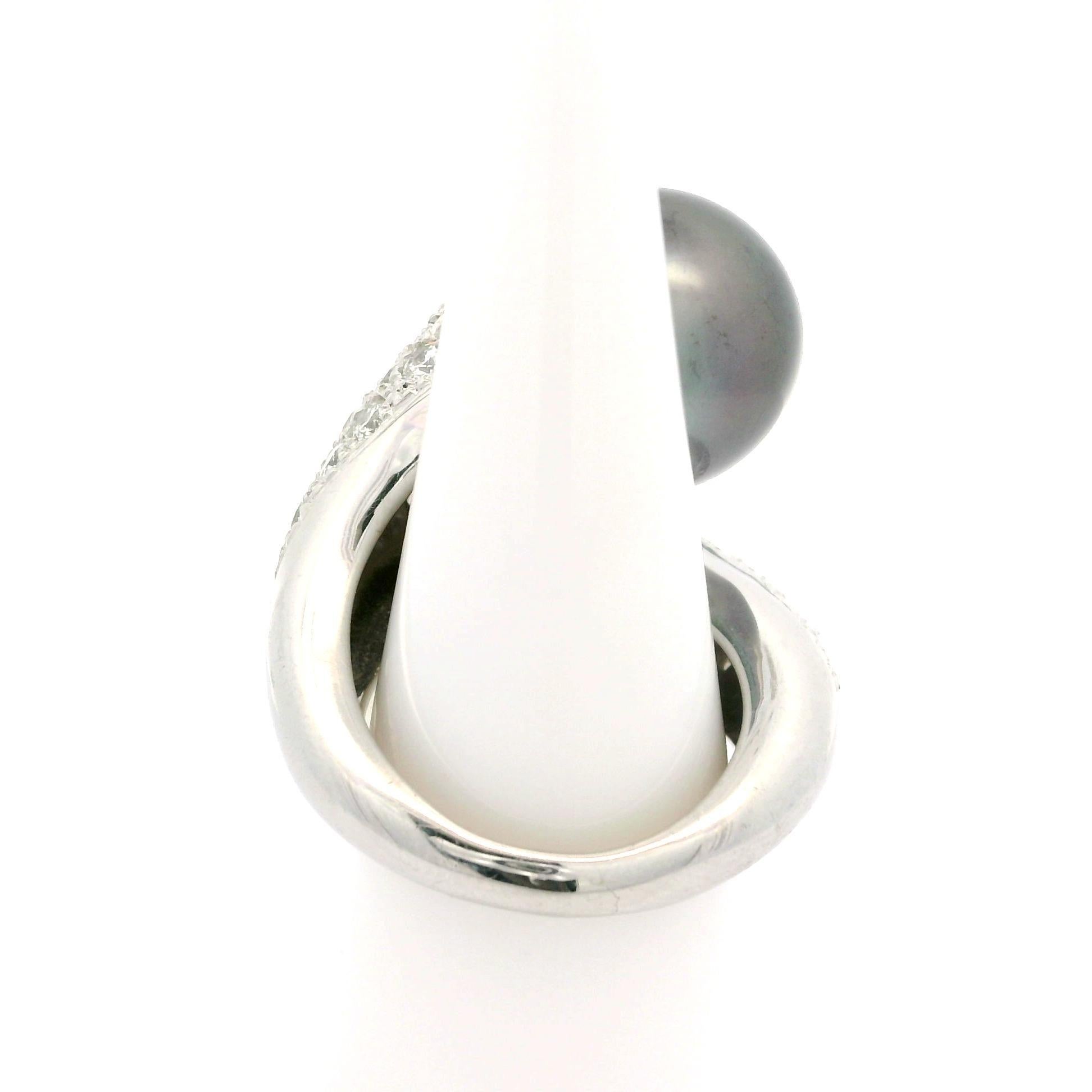 18 Karat Weißgold Große weiße & Tahiti-Perle mit 2,04 Karat Diamant Schwerer Bypass-Ring im Angebot 2