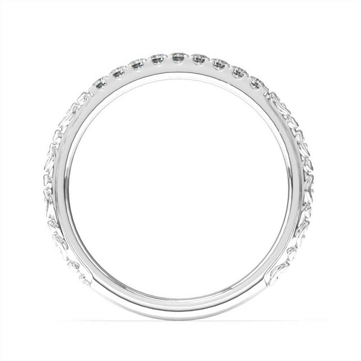 Questo anello in stile antico presenta 9 piccoli diamanti tondi brillanti micro-incastonati decorati con volute aggrovigliate su entrambi i lati della fascia. Prova la differenza!

Dettagli del prodotto: 

Colore della gemma centrale: BIANCO
Tipo di