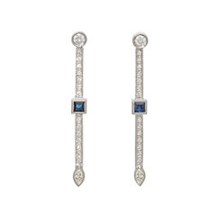 Lange baumelnde blau-weiße Saphir-Ohrringe aus 18 Karat Weißgold mit Diamanten