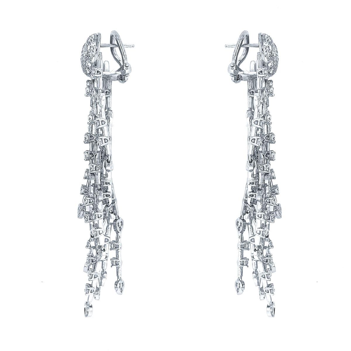 Metallo: oro bianco 18k
Condizioni eccellenti
Lunghezza: 2.7 pollici
Peso: 25.9 grammi
Pietra preziosa: Diamante
Peso dei diamanti: 10-12 CT
Colore: E-G
Chiarezza: VS1
