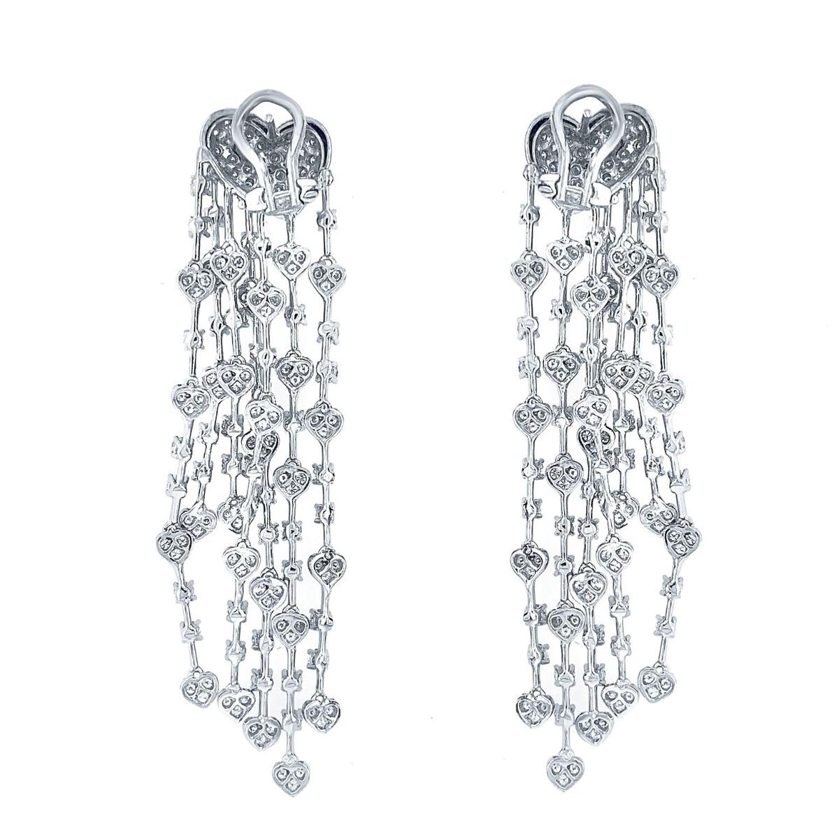 18 Karat White Gold Long Diamond Earclip Earrings In Excellent Condition For Sale In New York, NY