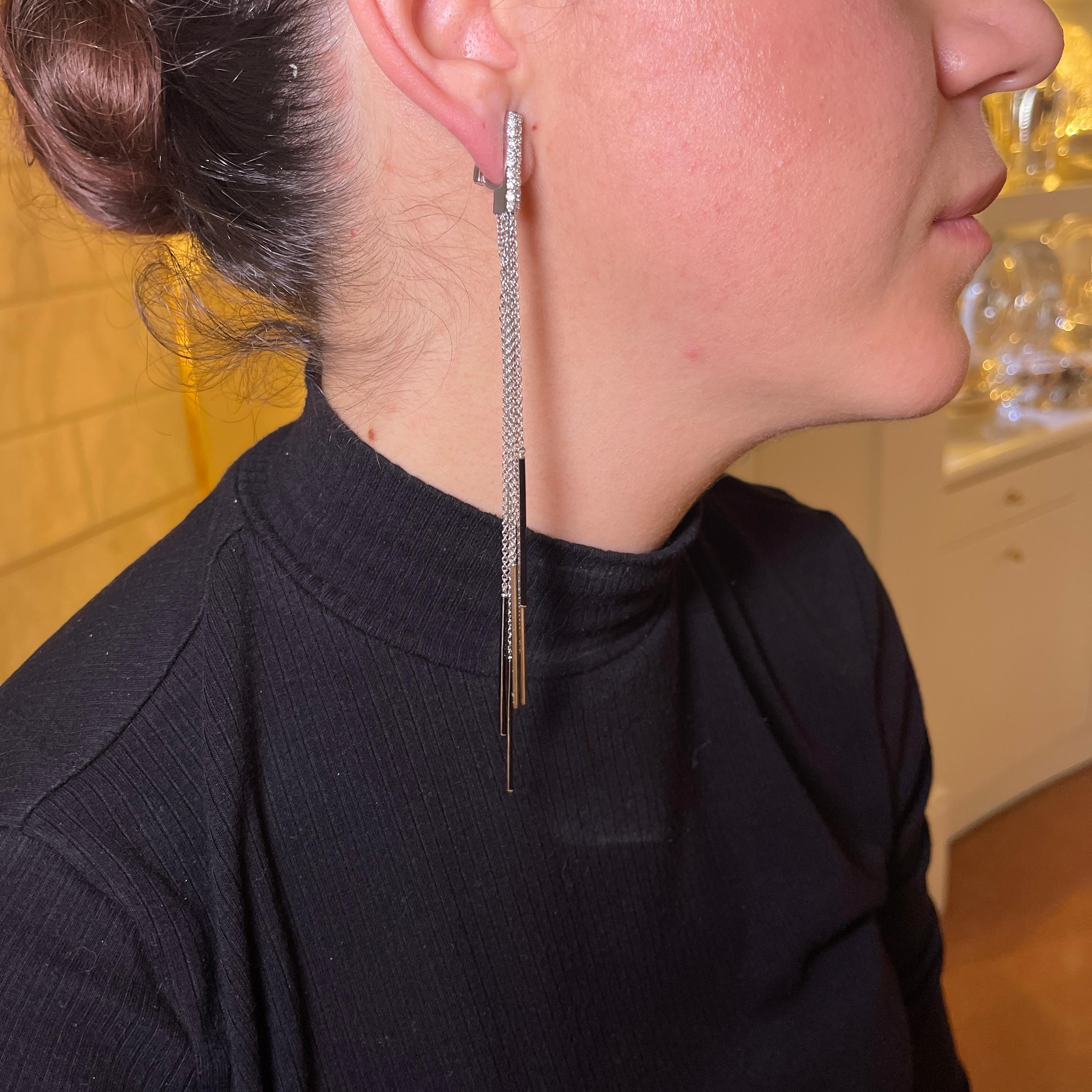 18K White Gold Long Drop Earrings with Diamonds and Black Enamel Bars In New Condition For Sale In Bergamo, BG