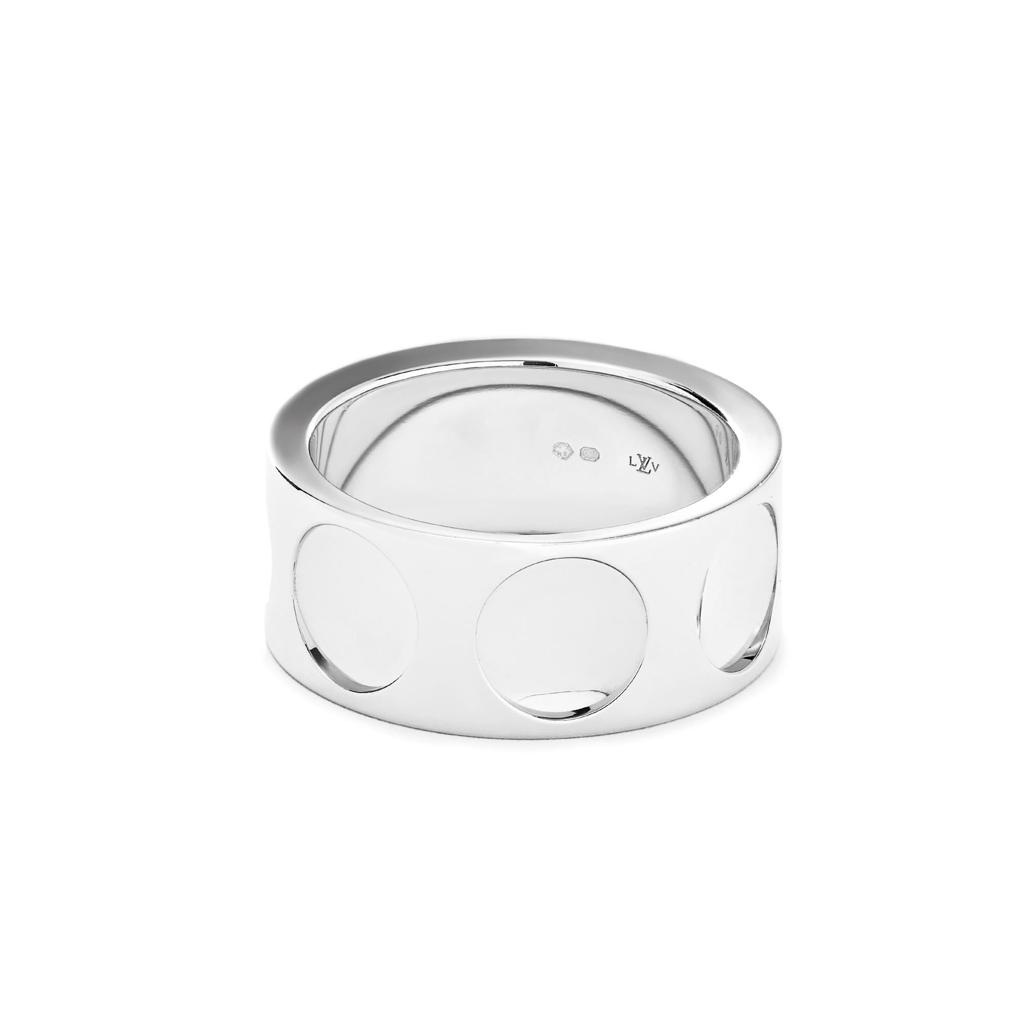 Symbolize your eternal commitment with the timeless elegance of the Louis Vuitton White Gold Wedding Band. Crafted from luxurious 18k white gold, this band epitomizes sophistication and refinement.
Designed with meticulous attention to detail, this