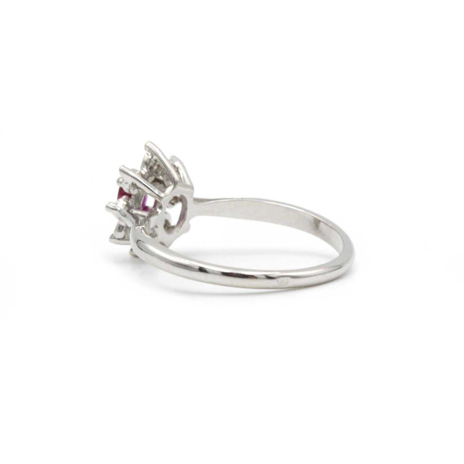 18 Karat Weißgold Marguerite Blumenring mit Rubin & Diamant im Zustand „Gut“ im Angebot in MONTMORENCY, FR