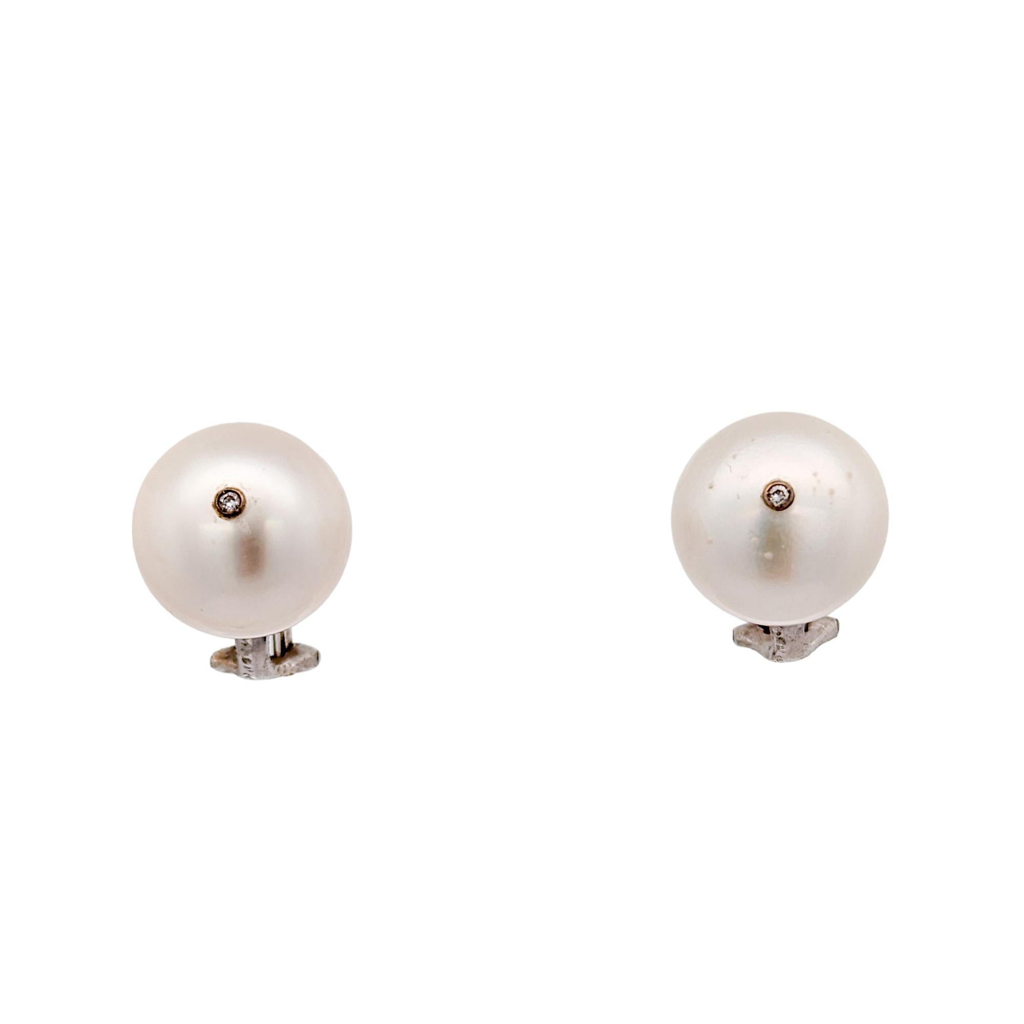 Taille brillant Boucles d'oreilles à clip en or blanc 18 ct Mario Buccellati perles et diamants en vente