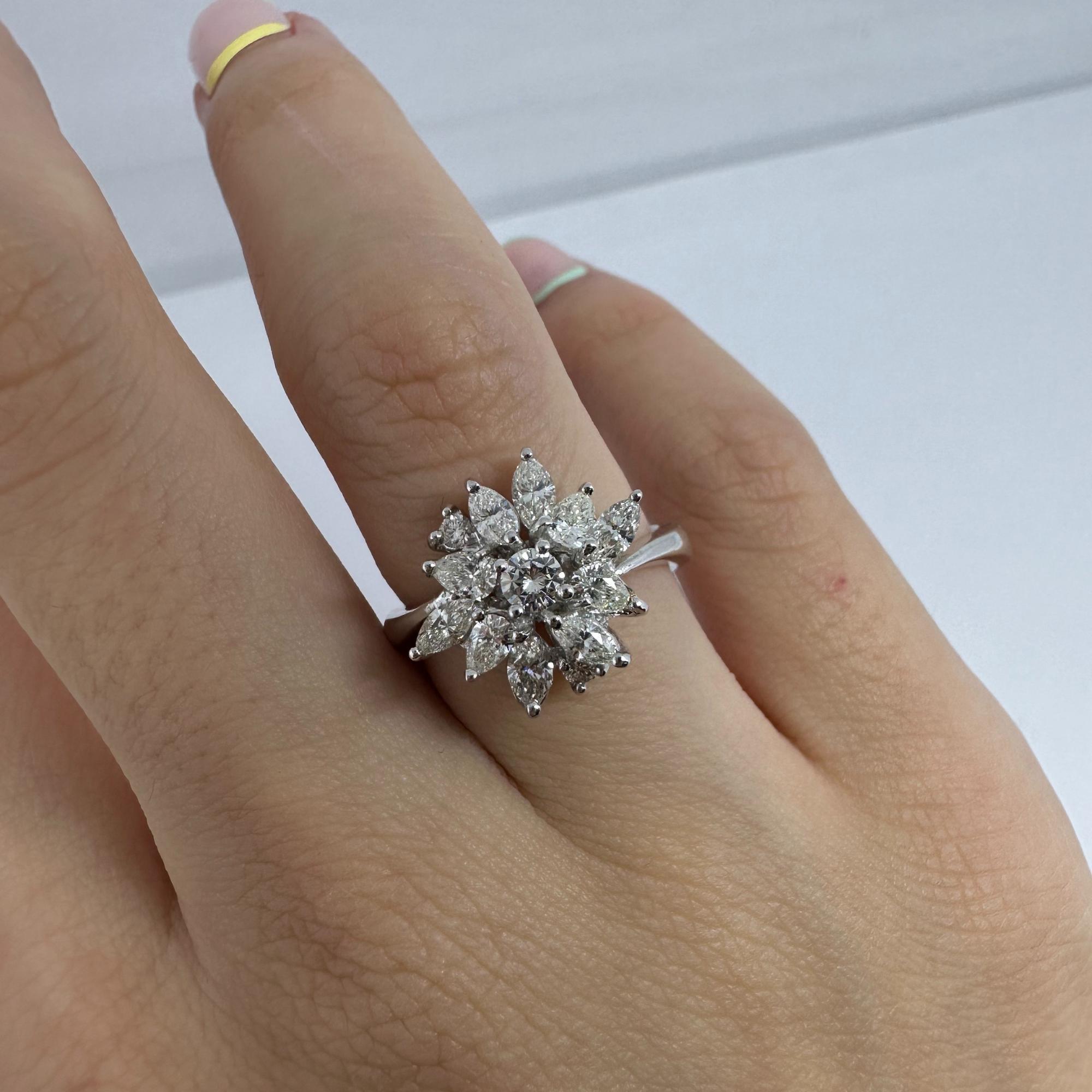18K White Gold Marquise and Pear Cut Diamond Ring In Good Condition For Sale In New York, NY