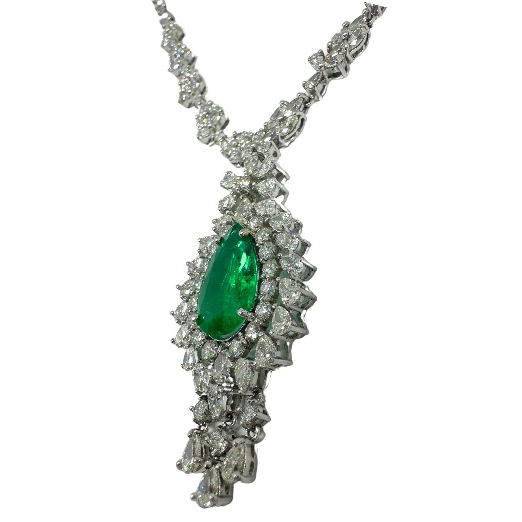 18K White Gold Marquise and Pearl Cut Diamond and Pear Cut Emerald Drop Necklace For Sale 1