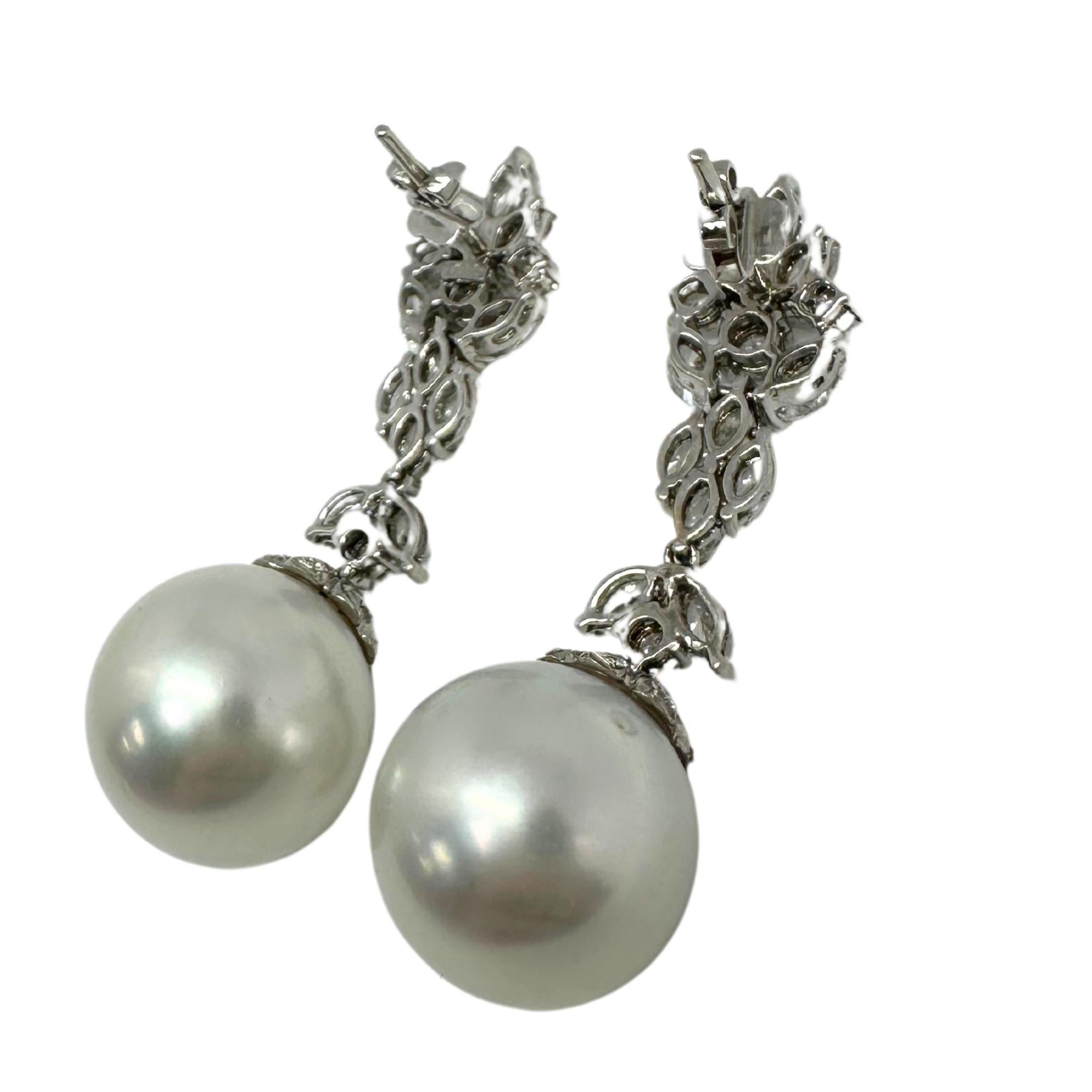 18K White Gold Marquise Cut Diamond and Pearl Drop Earrings In Good Condition For Sale In New York, NY