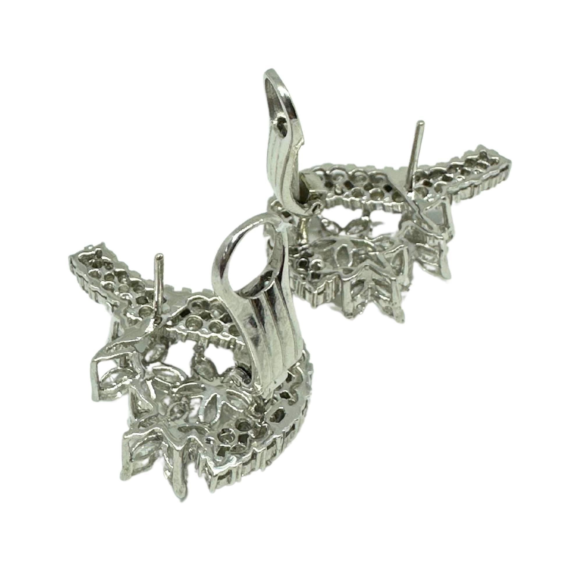 Boucles d'oreilles en or blanc 18K avec diamants taillés en marquise en vente 1