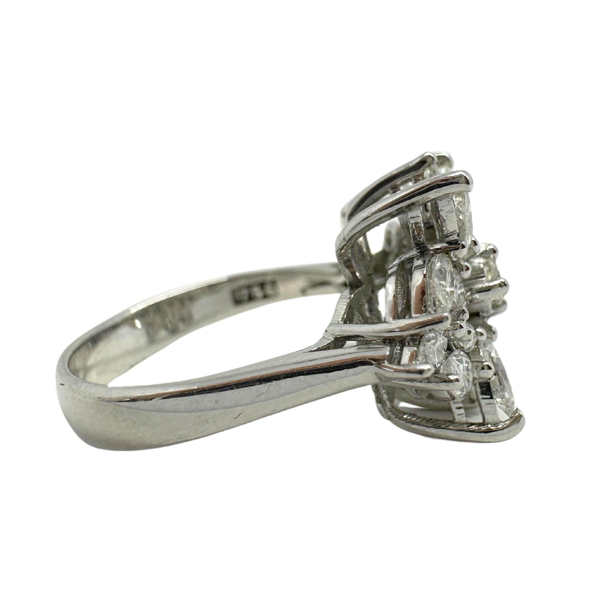 Anello con diamante taglio marquise in oro bianco 18 carati in vendita 2