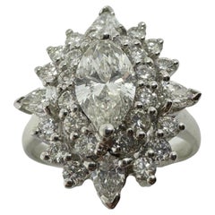 18 Karat Weißgold Diamantring mit Marquise-Schliff