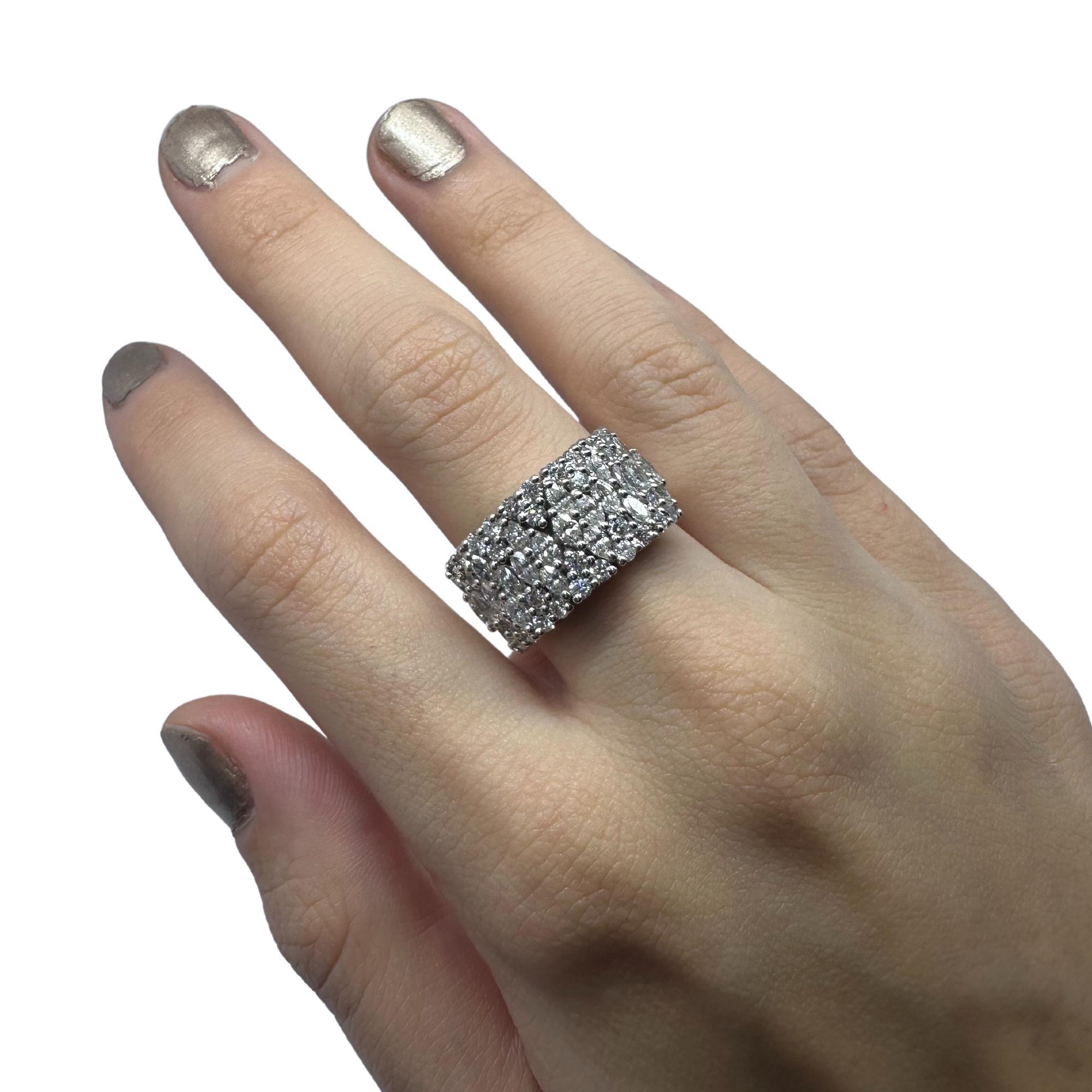 18K White Gold Marquise Cut Diamond Wide Band Ring In Good Condition For Sale In New York, NY