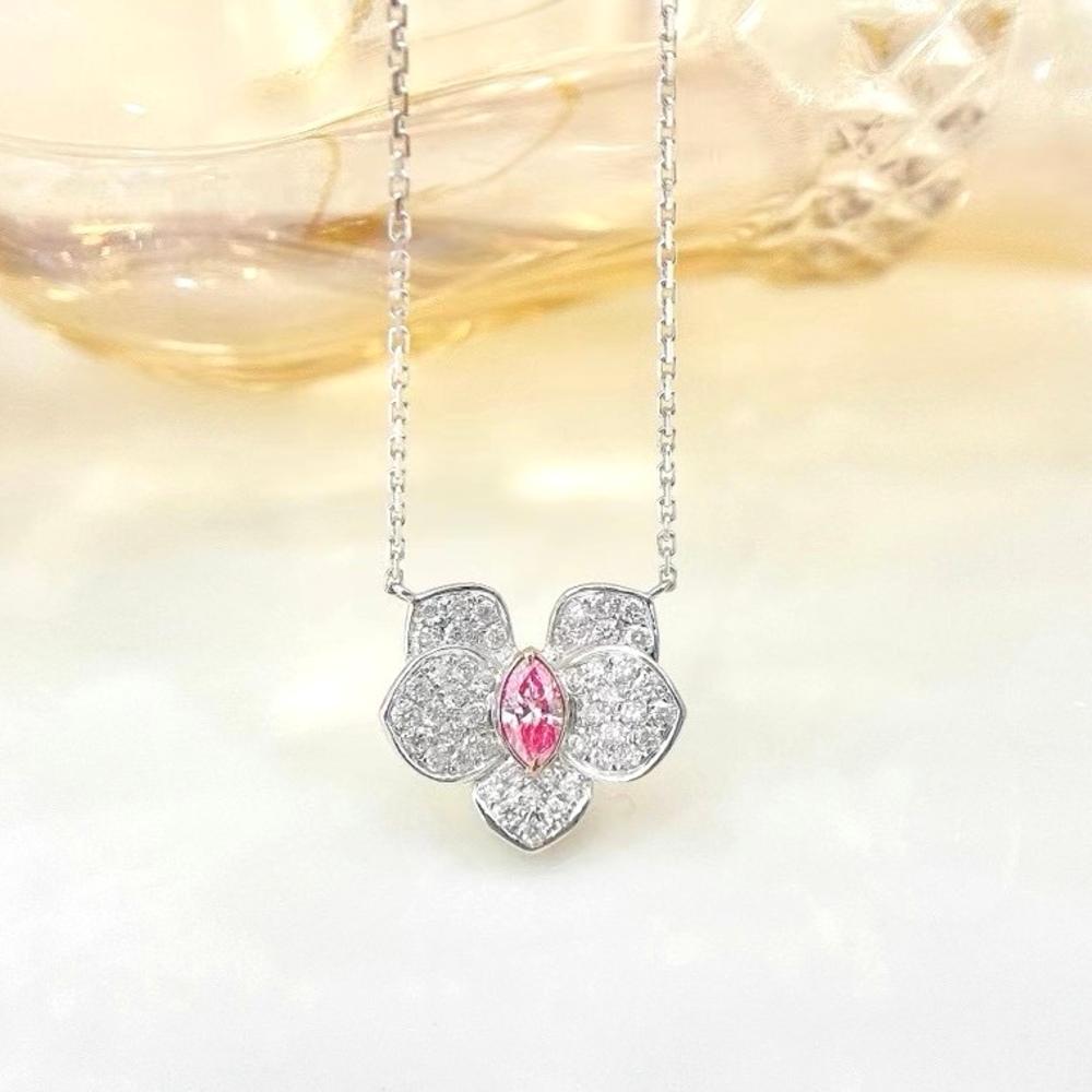 18K White Gold Marquise-Cut Fancy Pink Diamond & Diamond Pendant Necklace In New Condition For Sale In Kowloon, HK